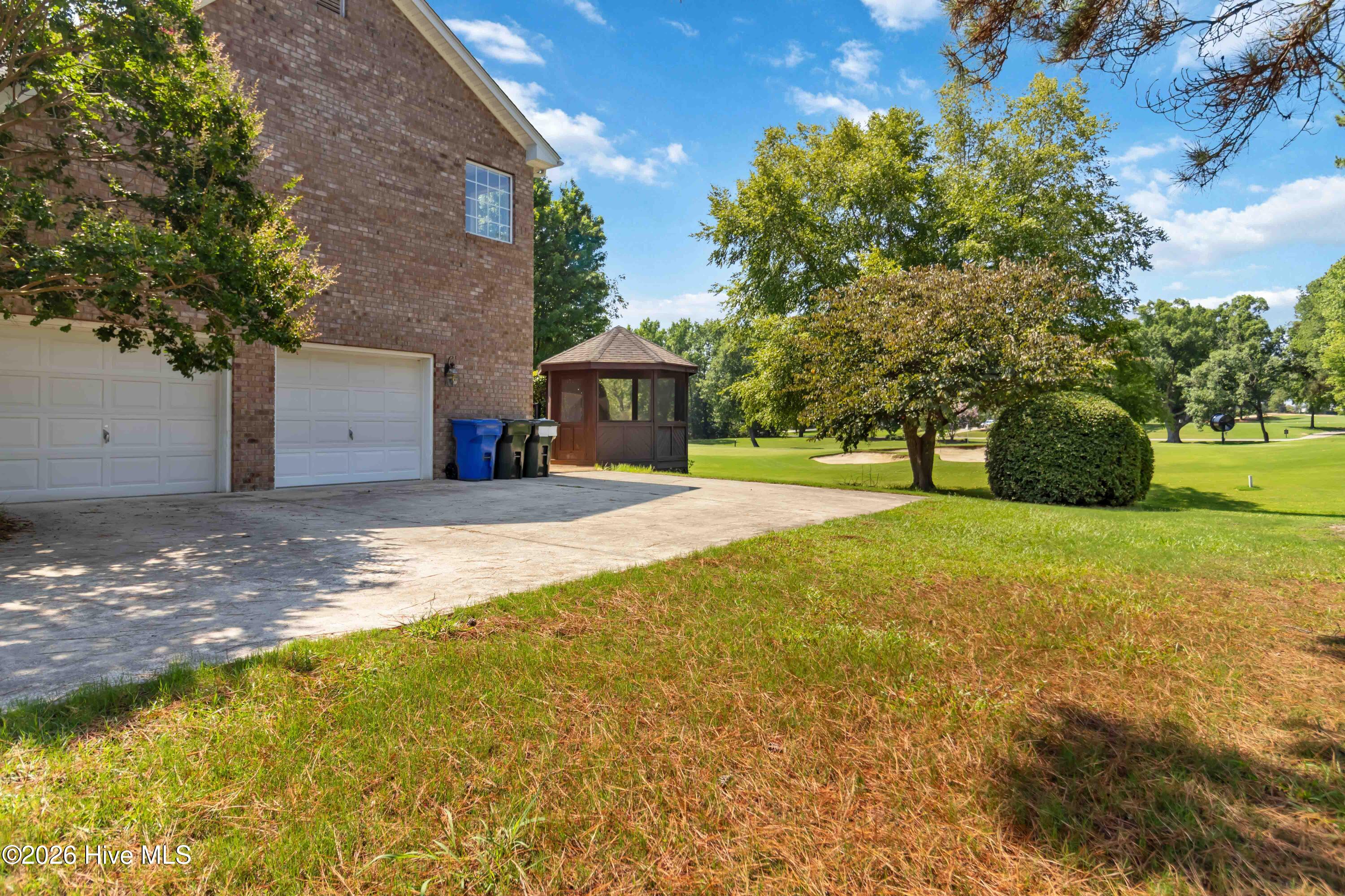 4808 Wimbledon Court N Property Photo 4