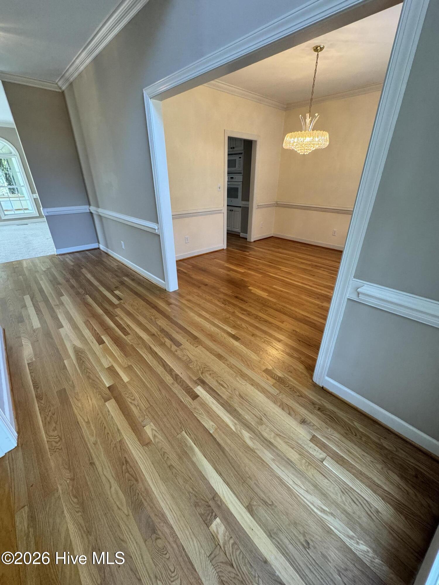 4808 Wimbledon Court N Property Photo 6
