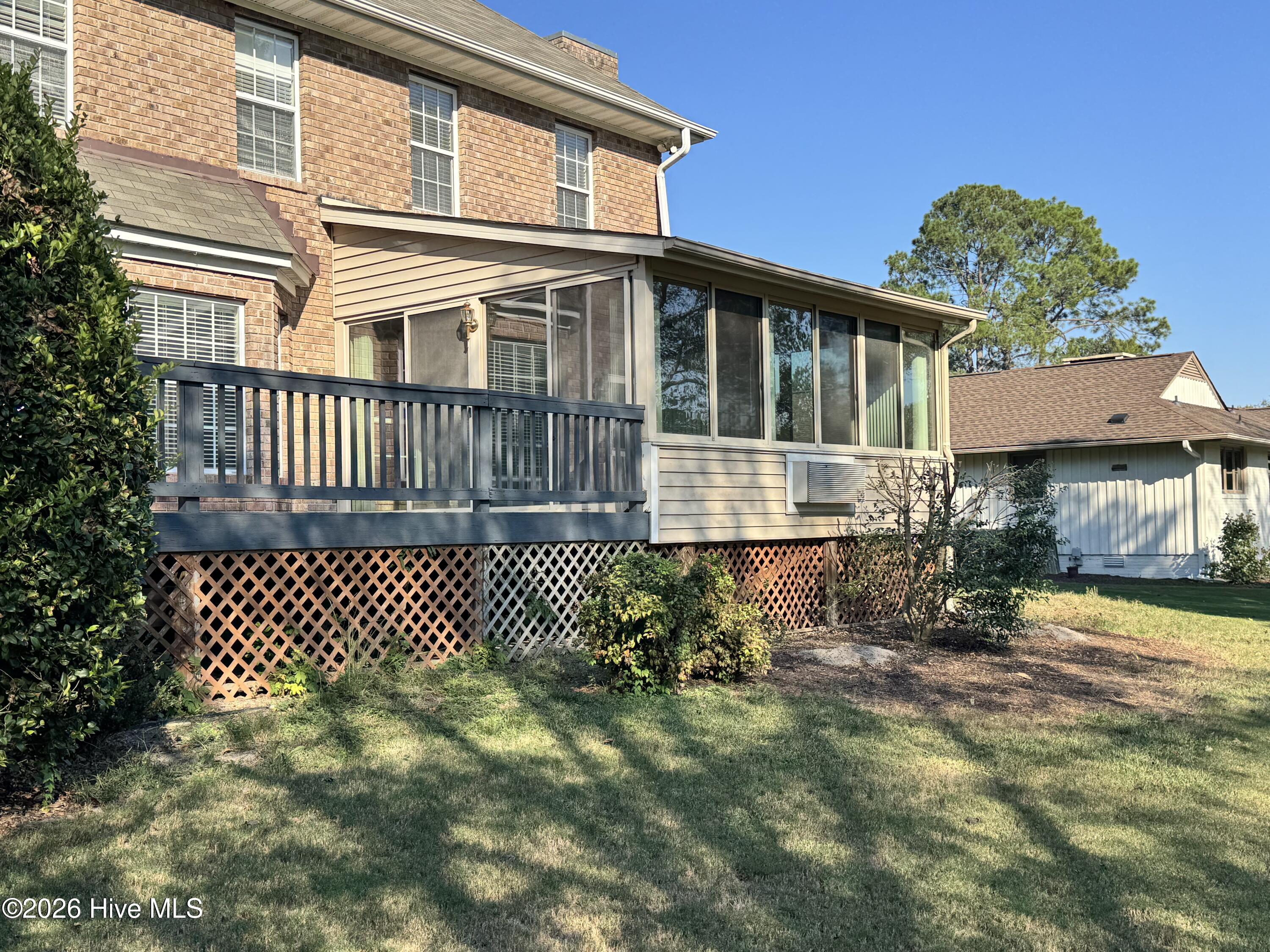 4808 Wimbledon Court N Property Photo 6
