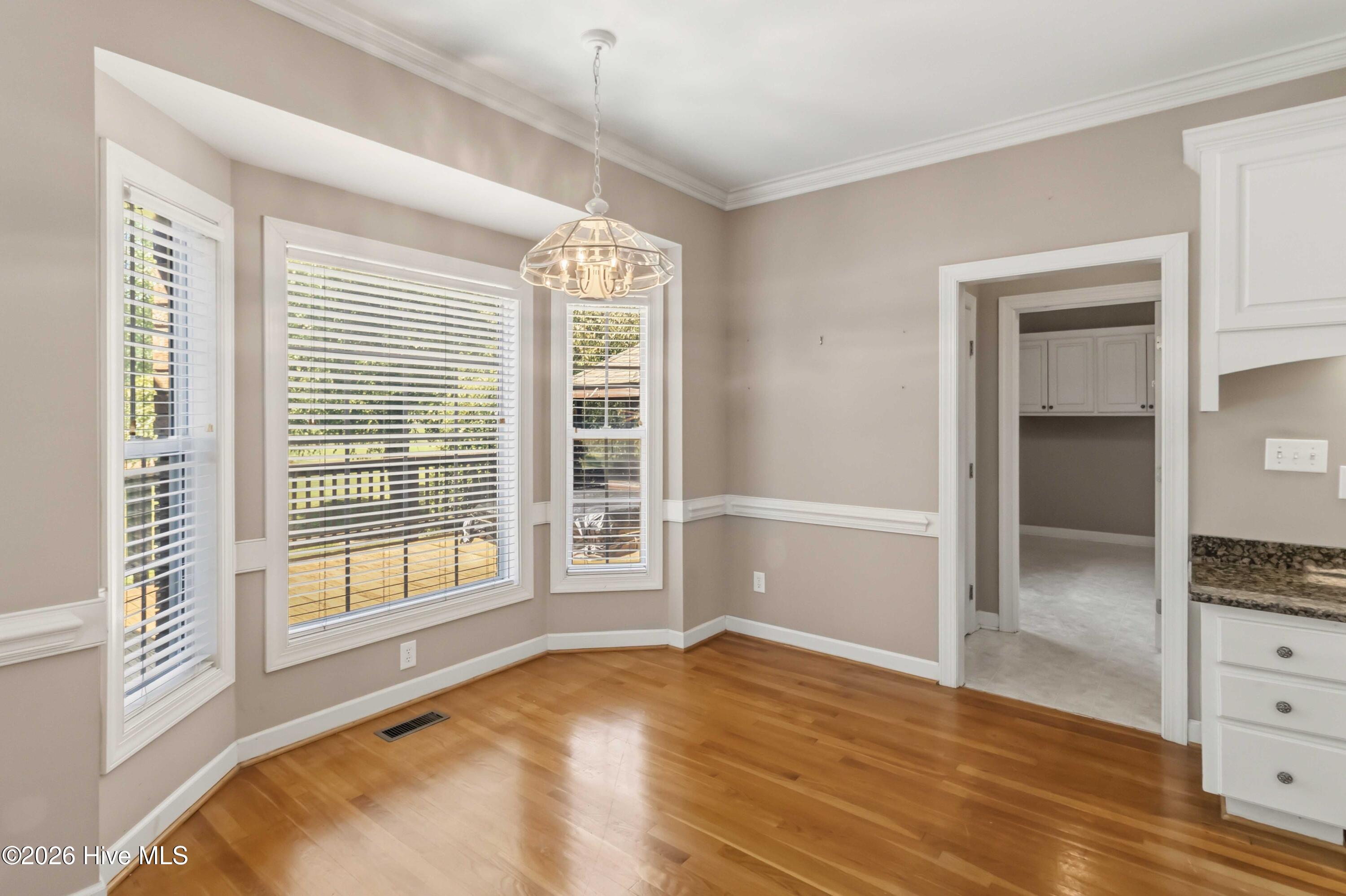 4808 Wimbledon Court N Property Photo 14