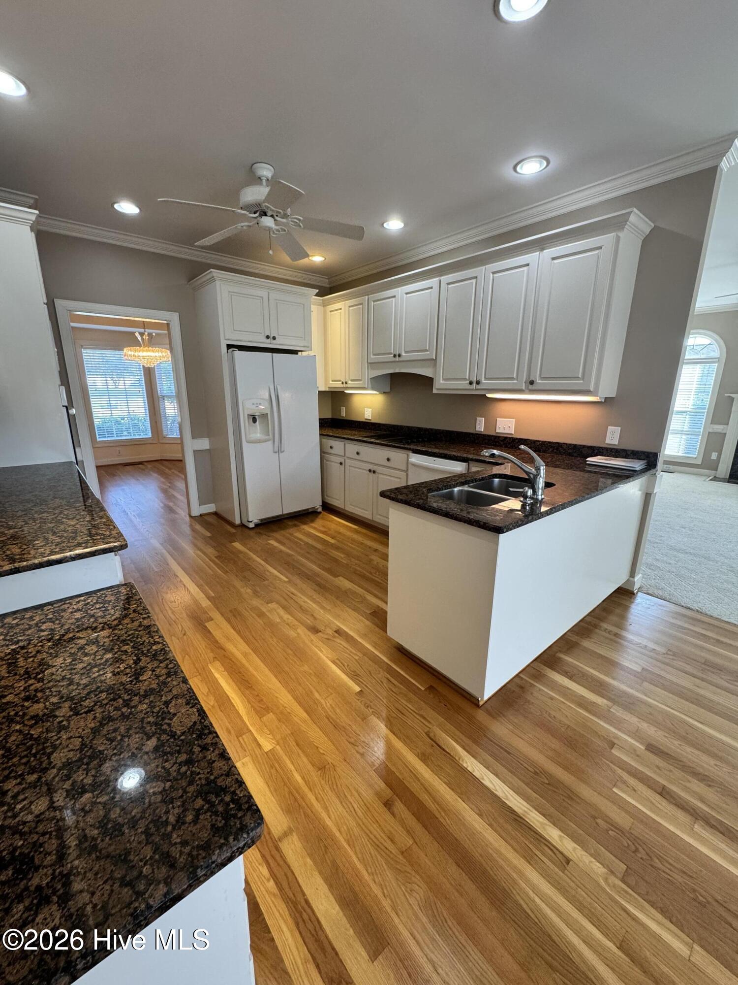 4808 Wimbledon Court N Property Photo 17
