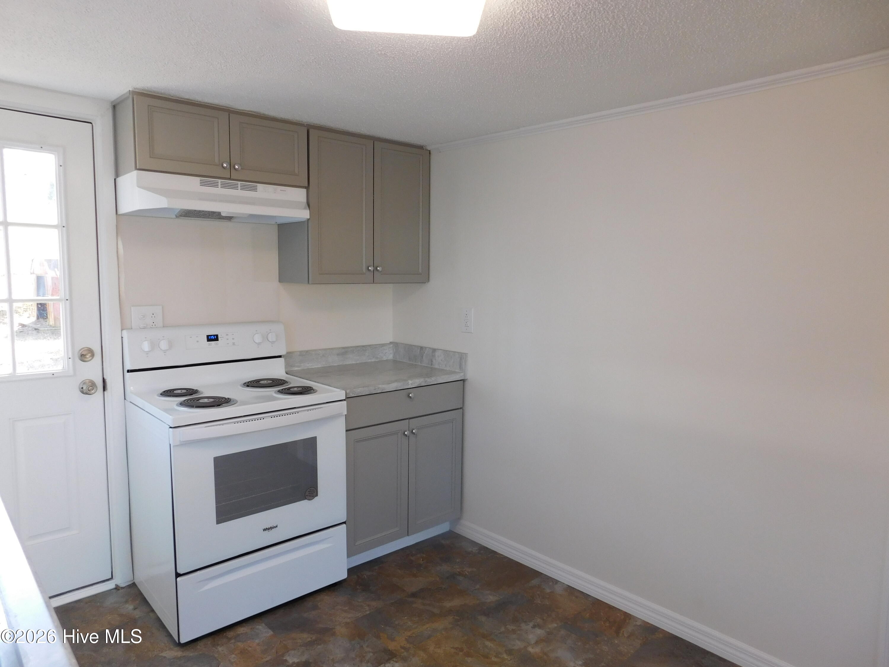423 Bouy Street Property Photo 7