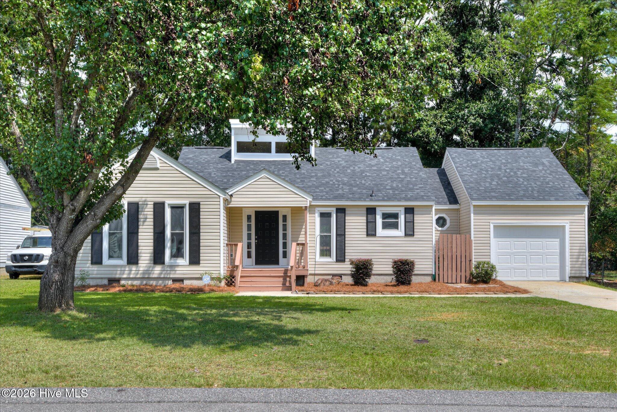 114 Robinwood Drive Property Photo 1