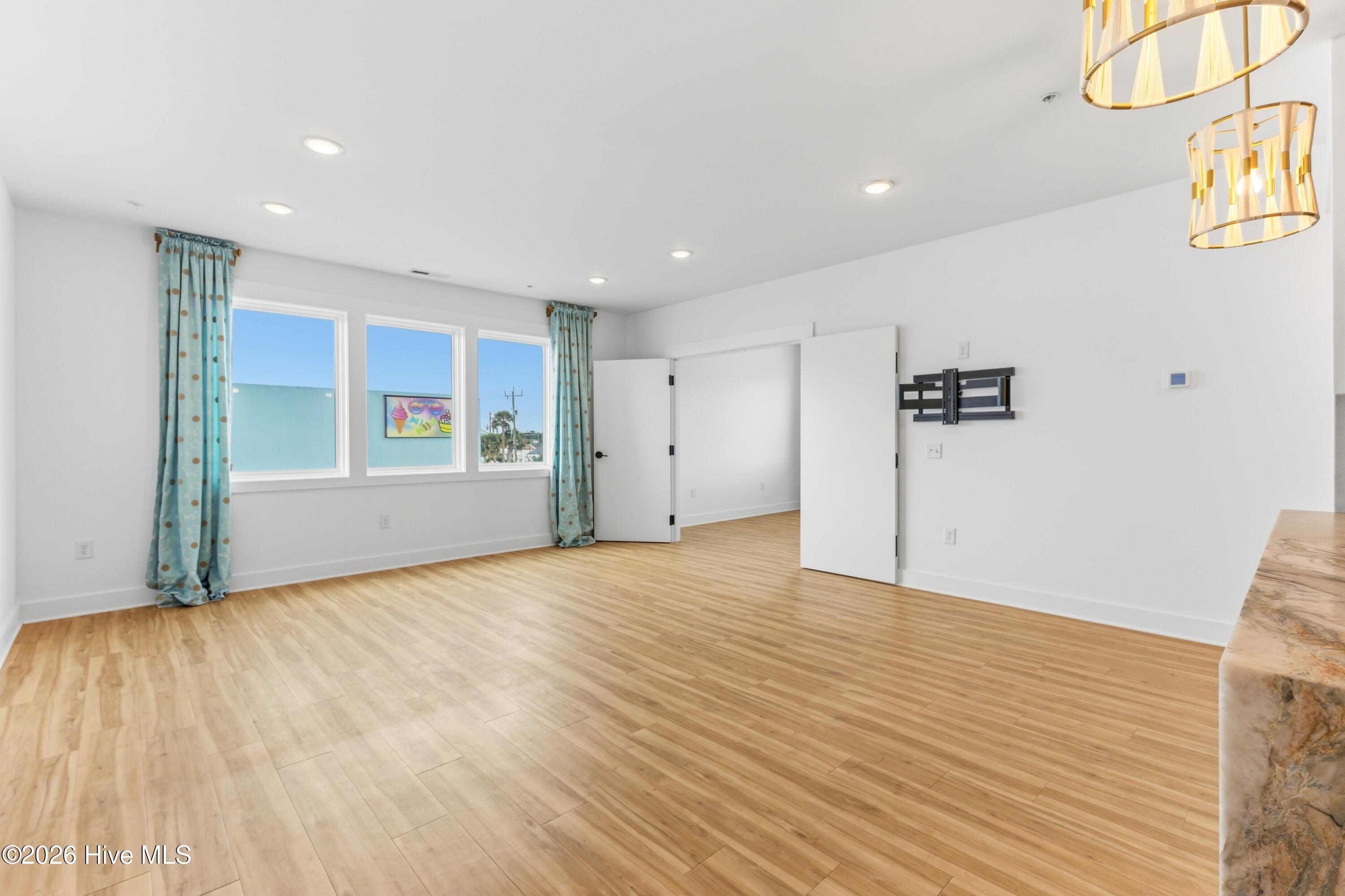 120 N Lake Park Boulevard 200 Property Photo 6
