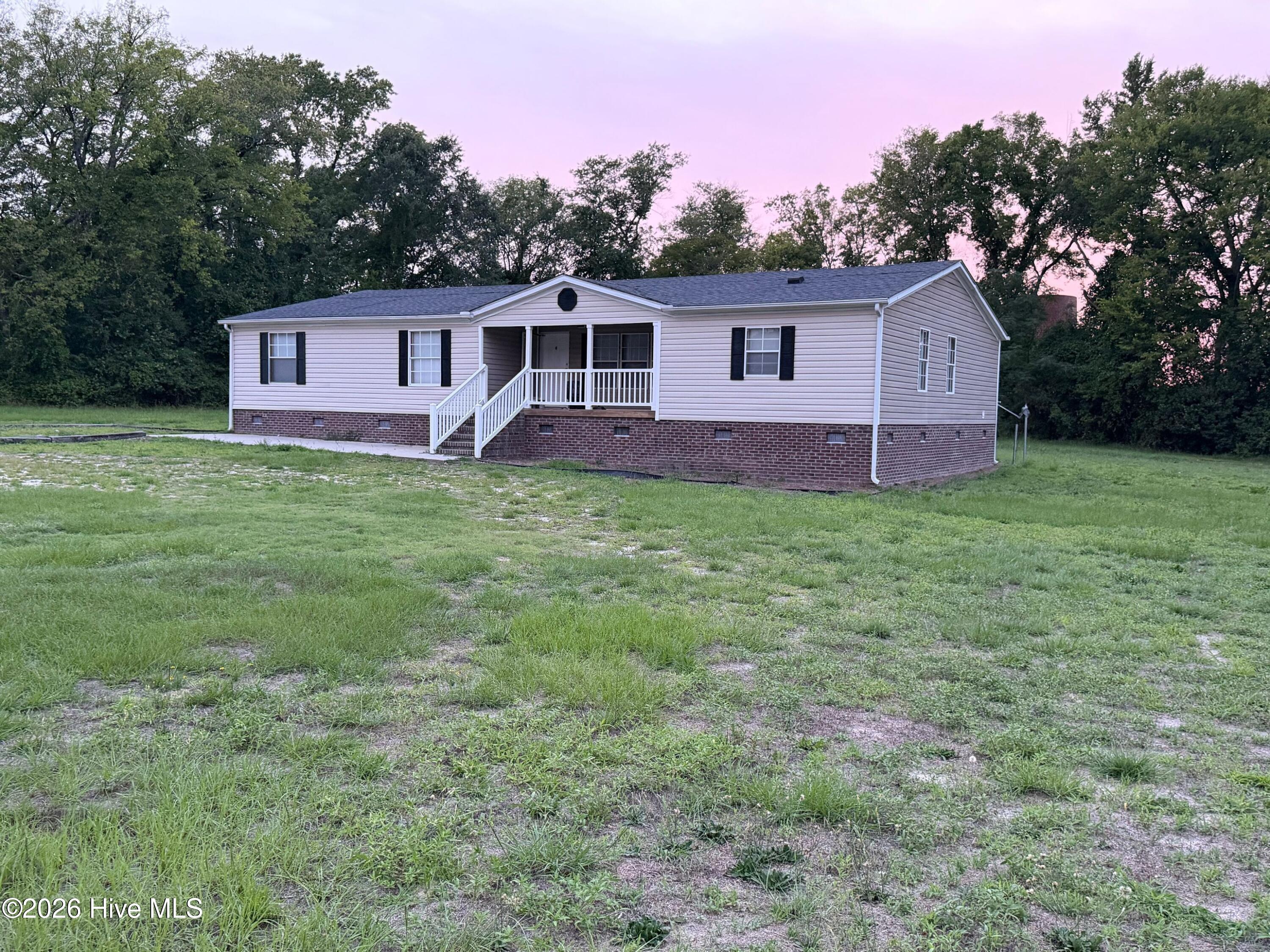 1110 E Northern Boulevard Property Photo 1