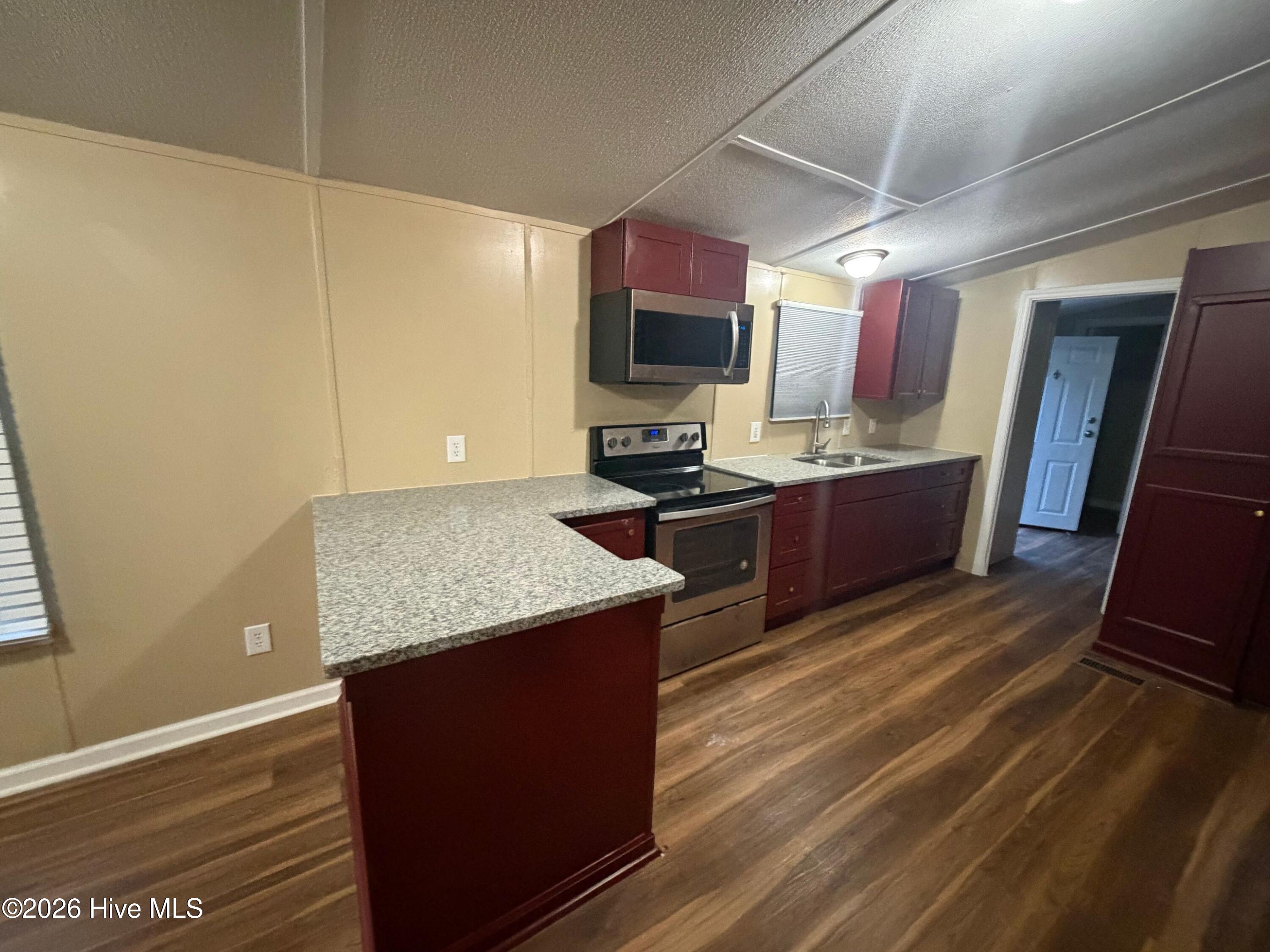 1110 E Northern Boulevard Property Photo 9