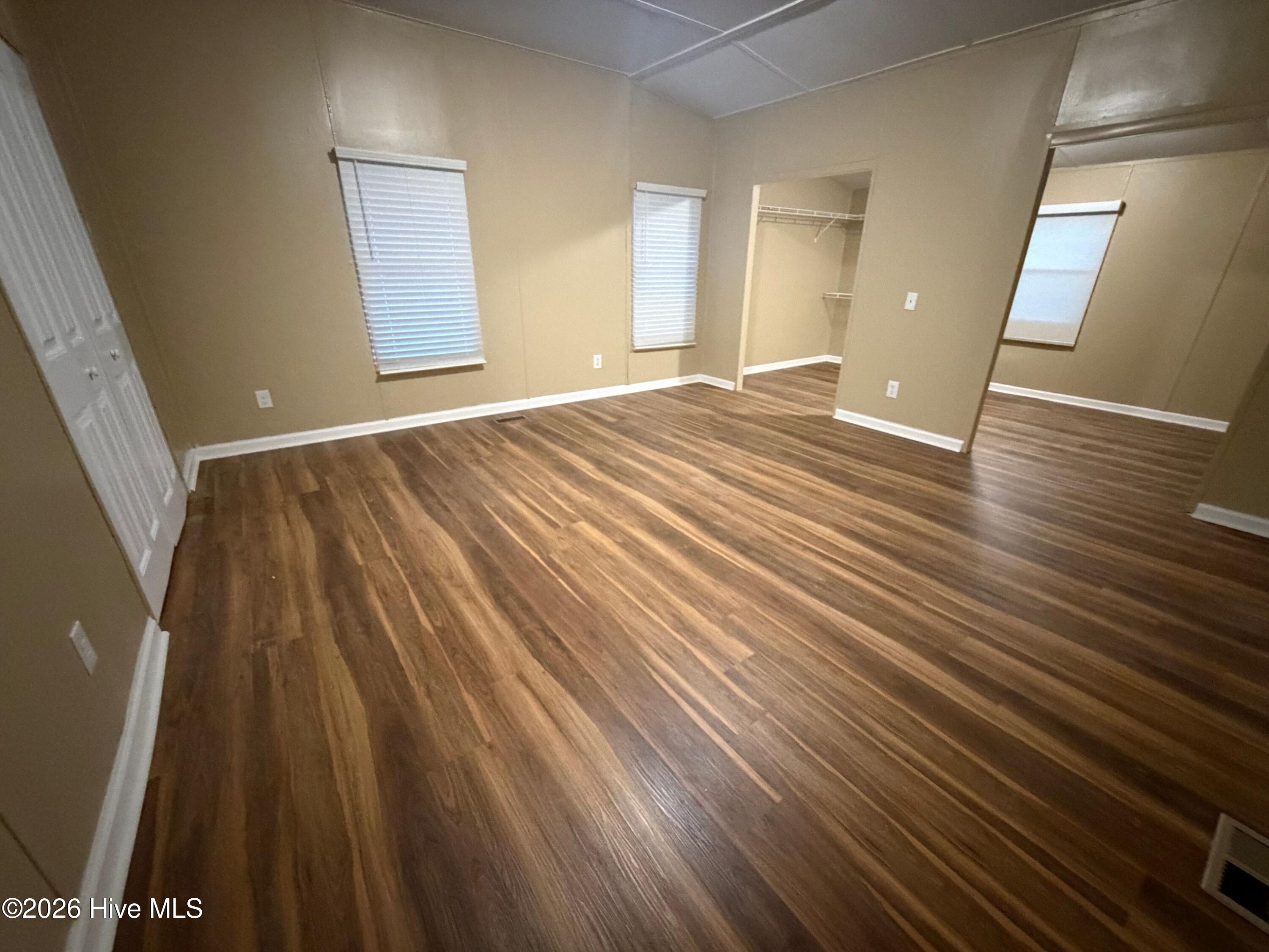 1110 E Northern Boulevard Property Photo 13