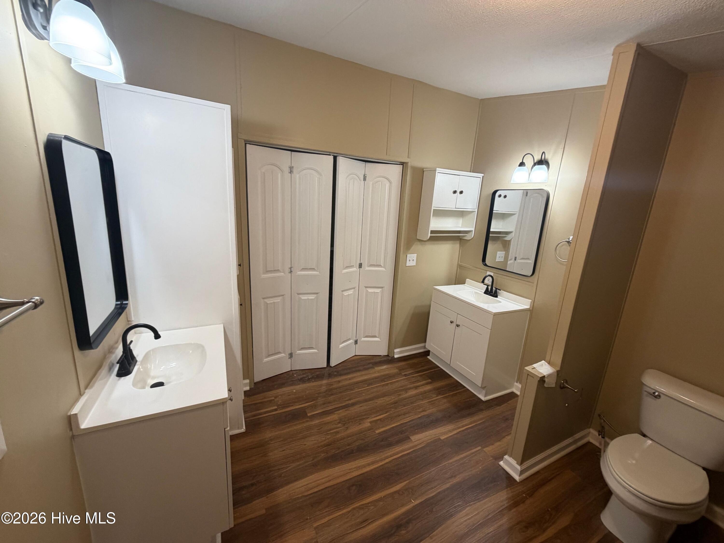 1110 E Northern Boulevard Property Photo 19