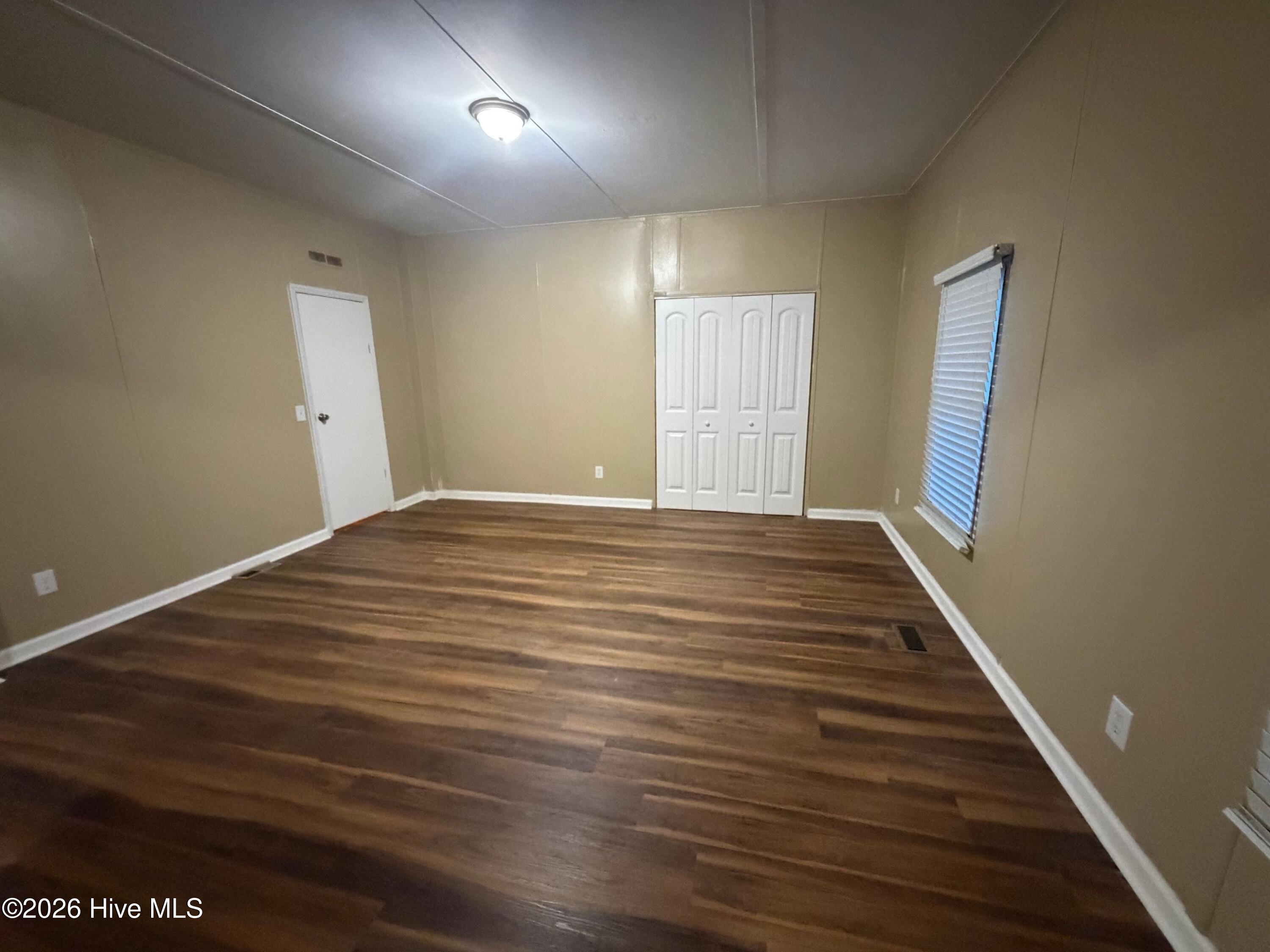 1110 E Northern Boulevard Property Photo 20