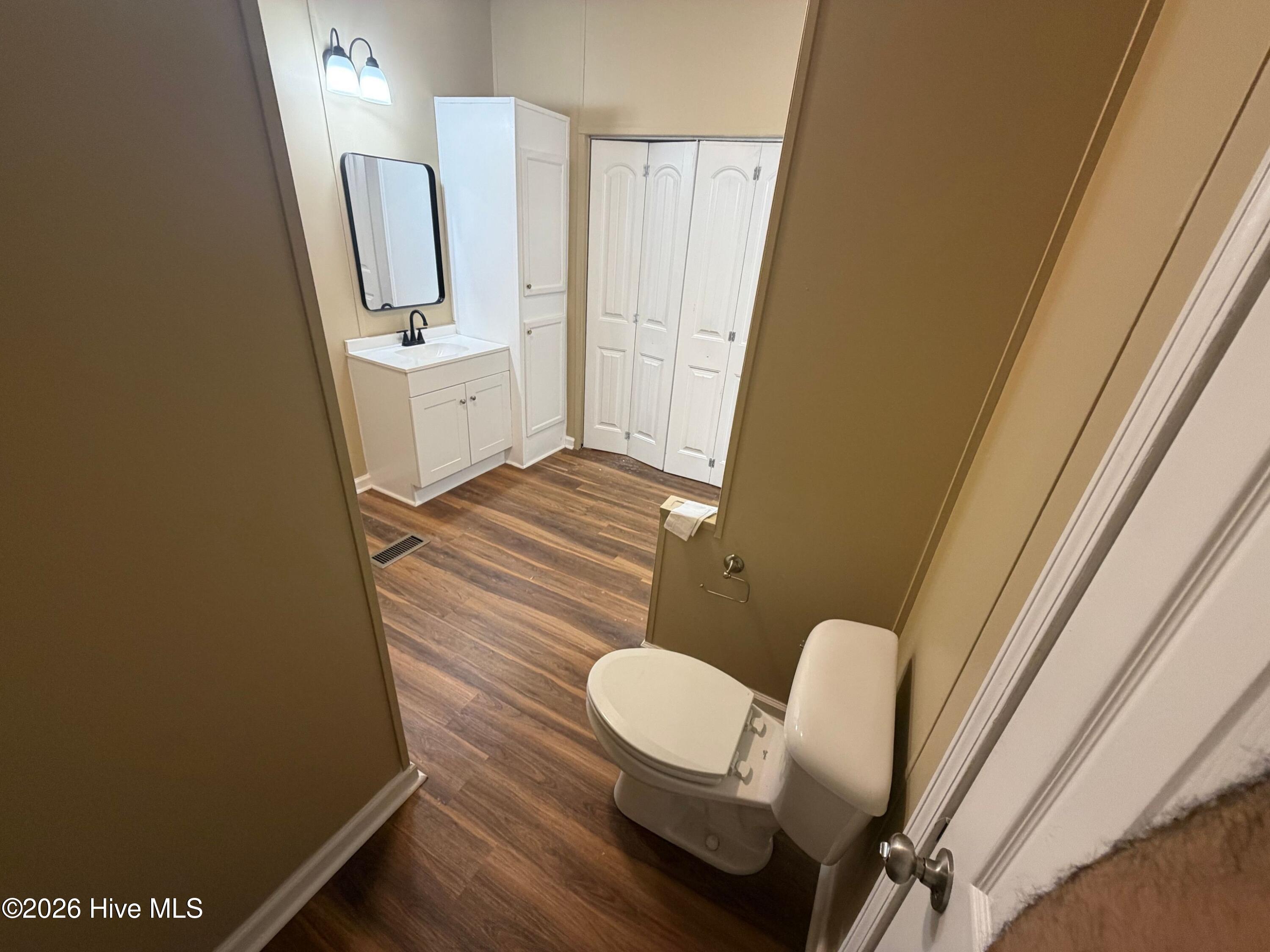 1110 E Northern Boulevard Property Photo 34