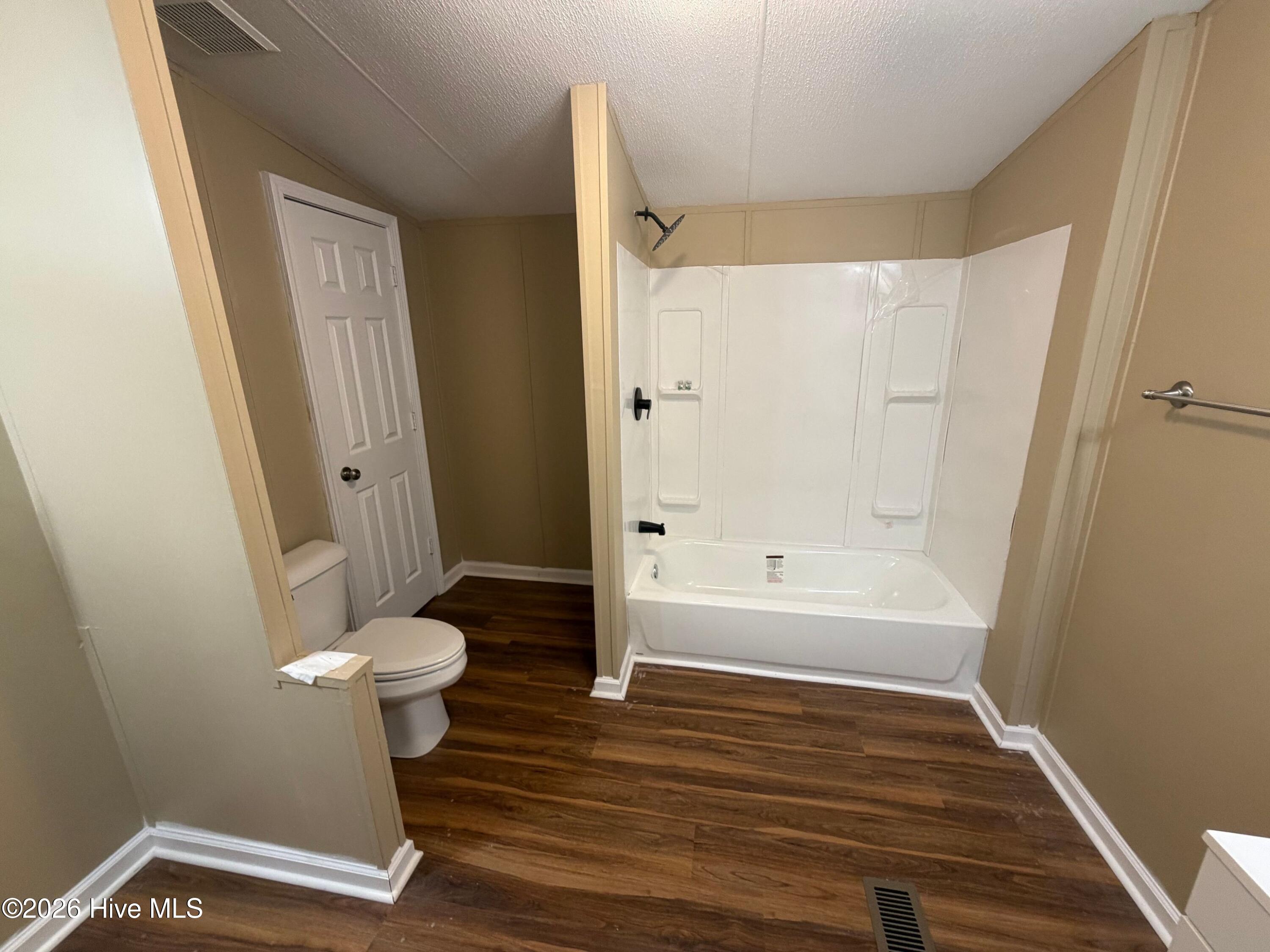1110 E Northern Boulevard Property Photo 37