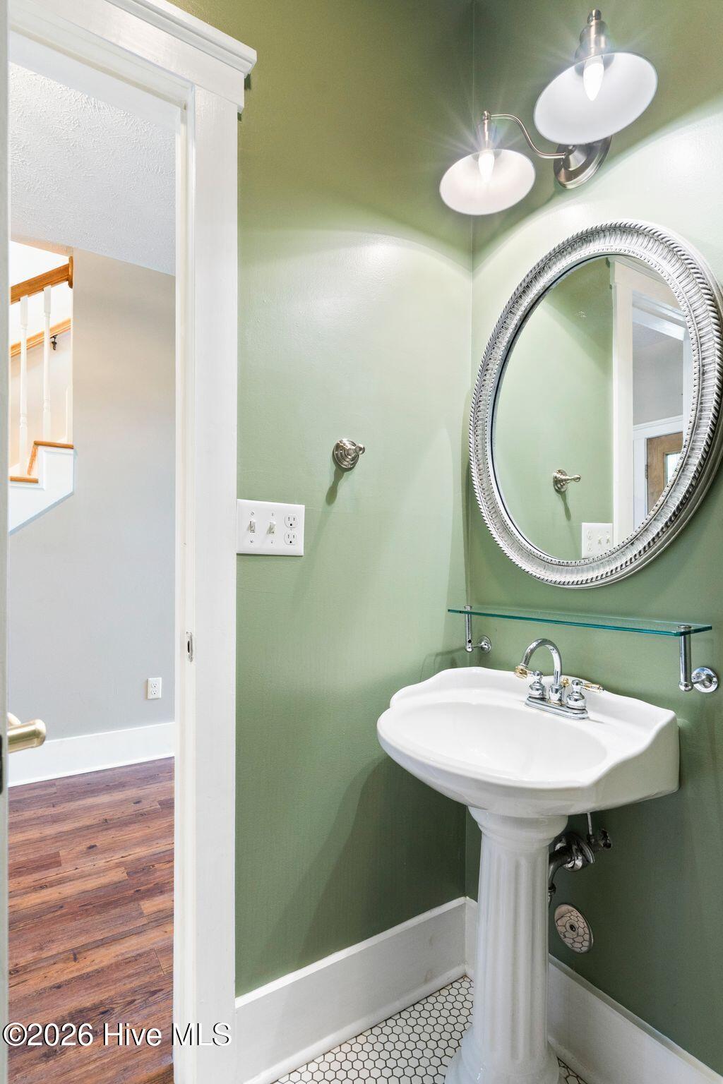 561 White Tail Lane Property Photo 4