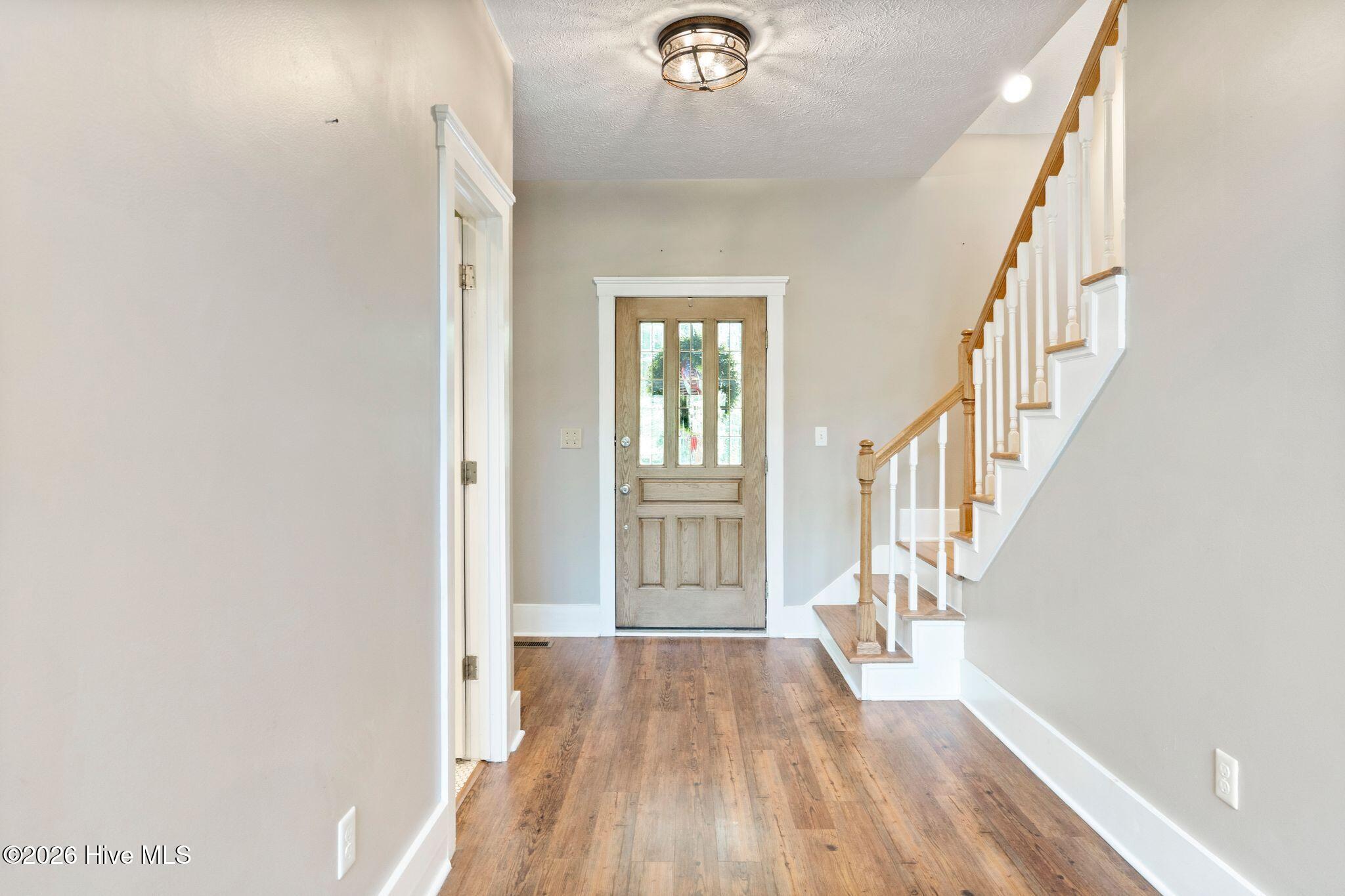 561 White Tail Lane Property Photo 7