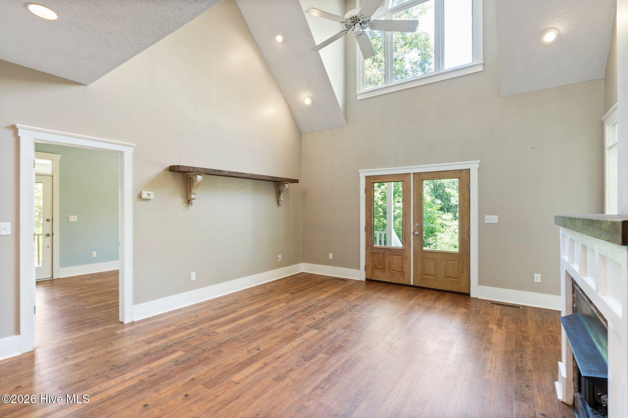 561 White Tail Lane Property Photo 13