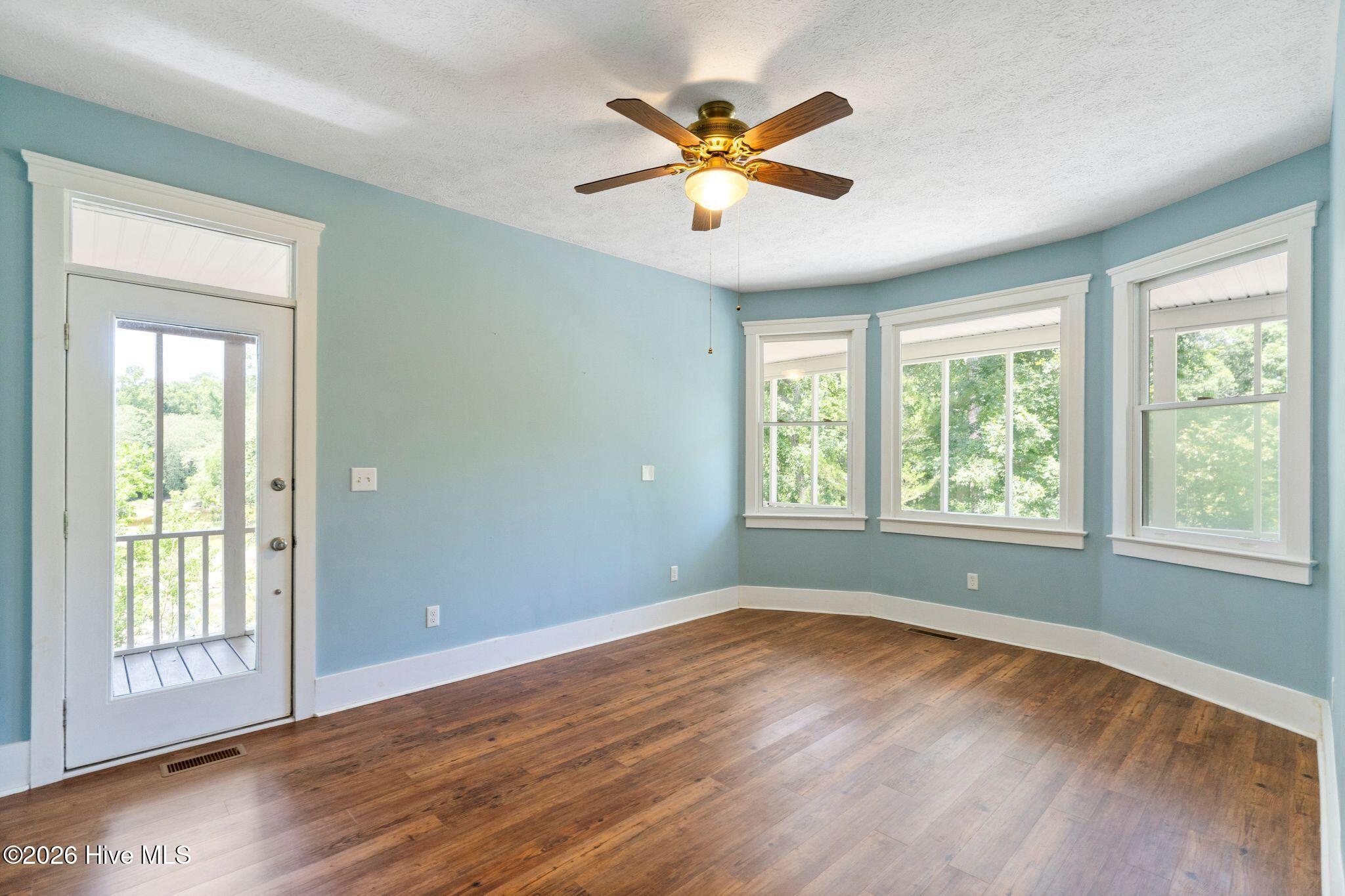 561 White Tail Lane Property Photo 29