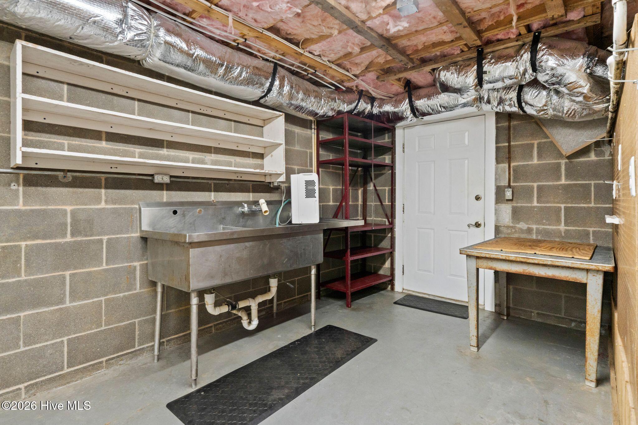 561 White Tail Lane Property Photo 45