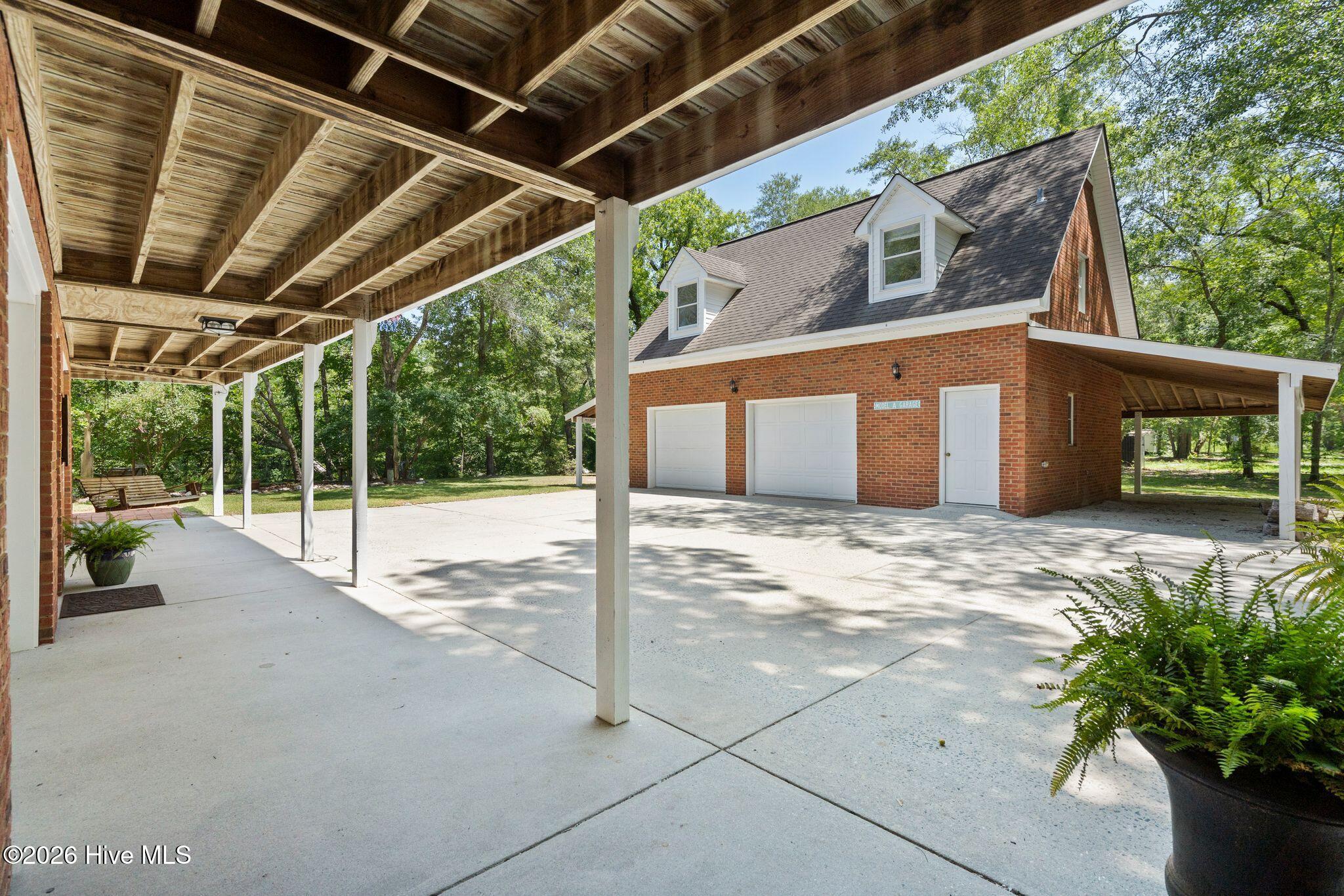 561 White Tail Lane Property Photo 49