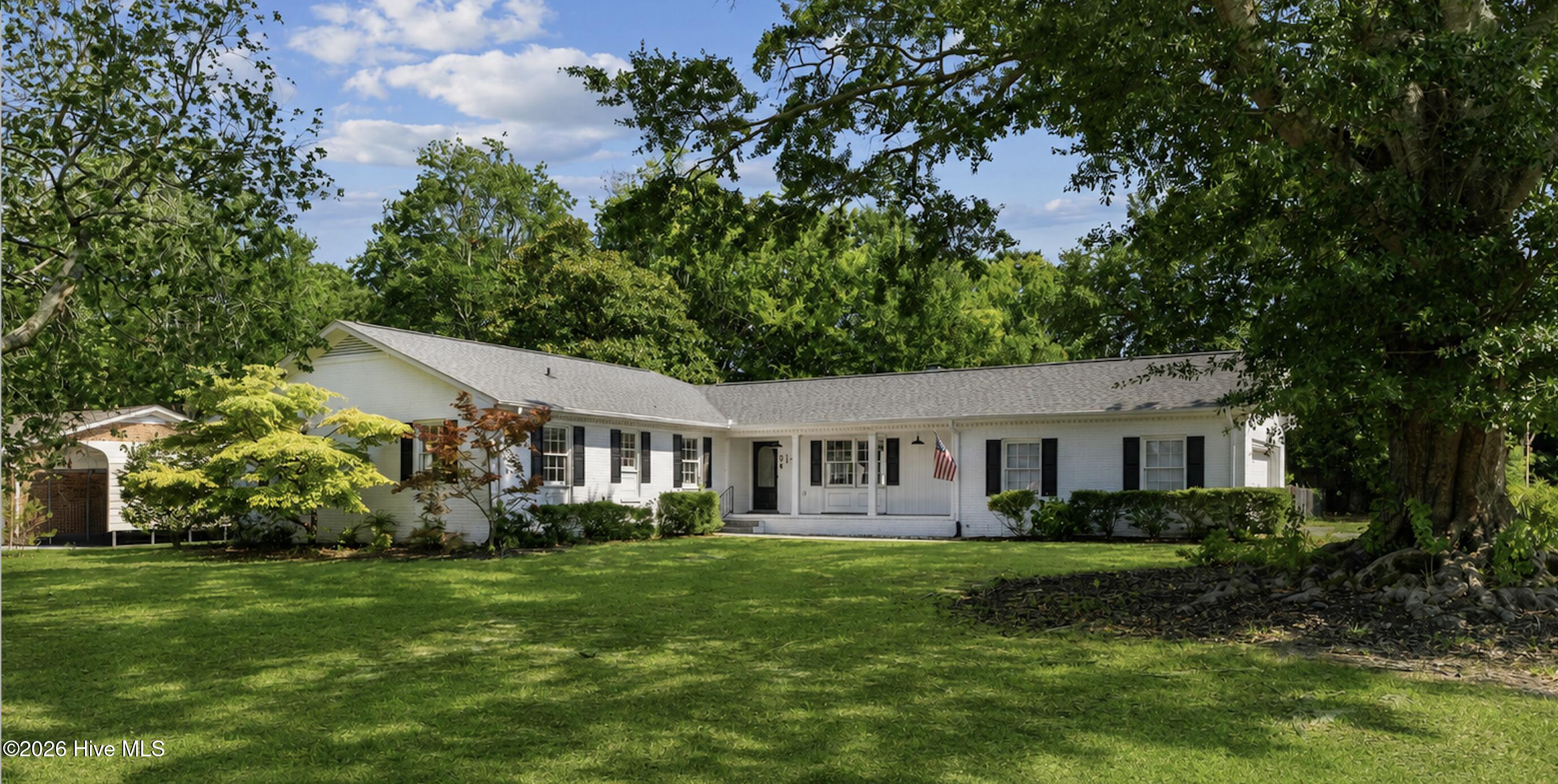914 Greenhowe Drive Property Photo 1