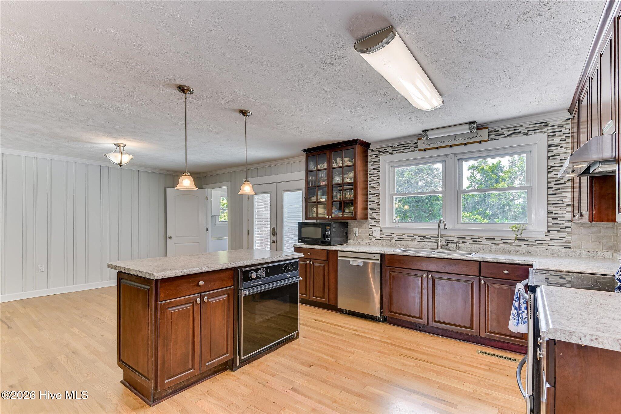 1896 Sc-23 Property Photo 8