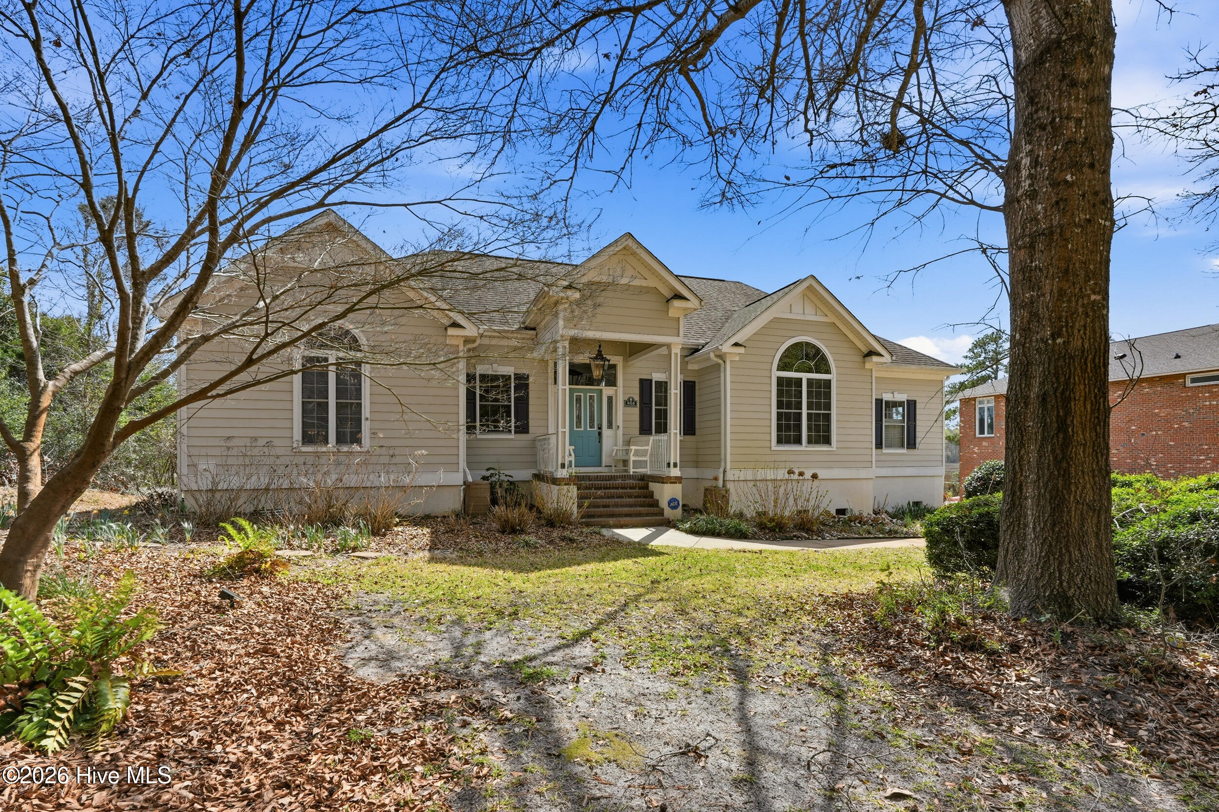 606 Ravenswood Road Property Photo 3