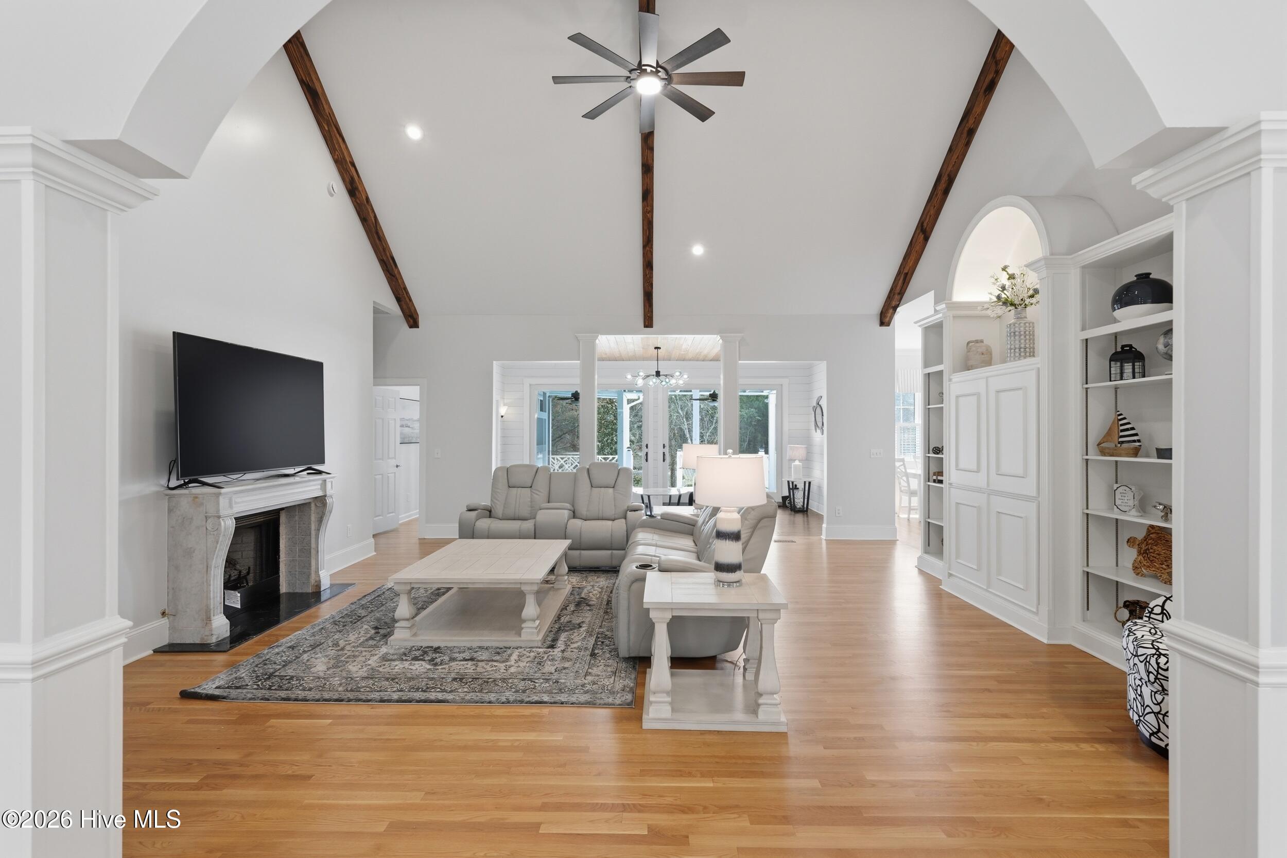 606 Ravenswood Road Property Photo 6