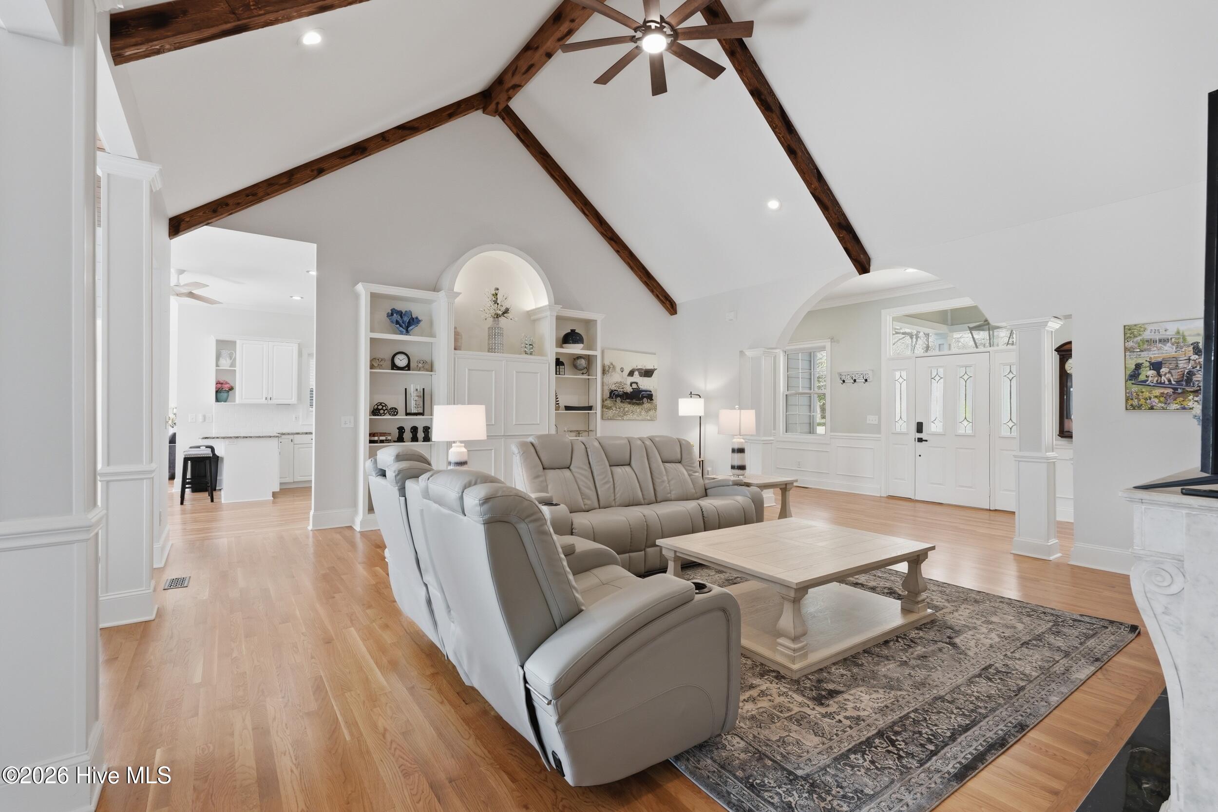 606 Ravenswood Road Property Photo 8