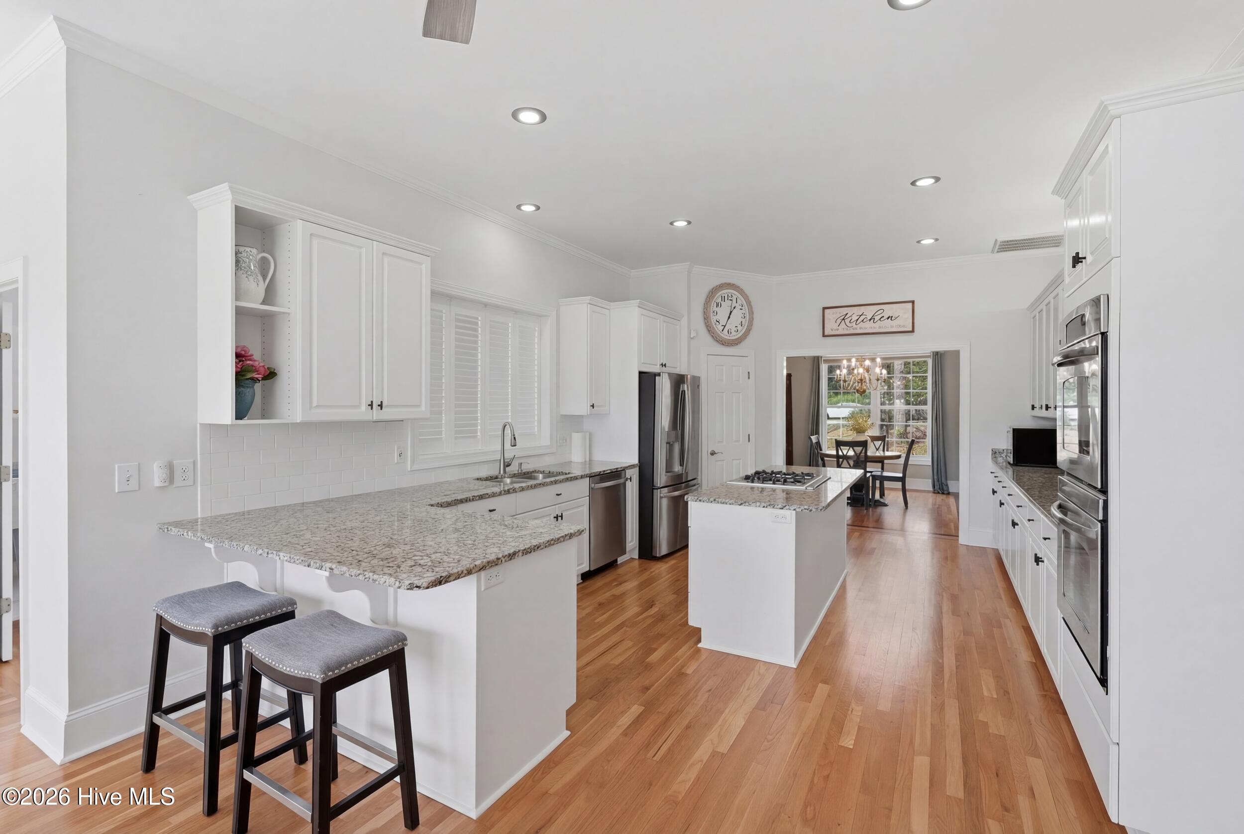 606 Ravenswood Road Property Photo 11