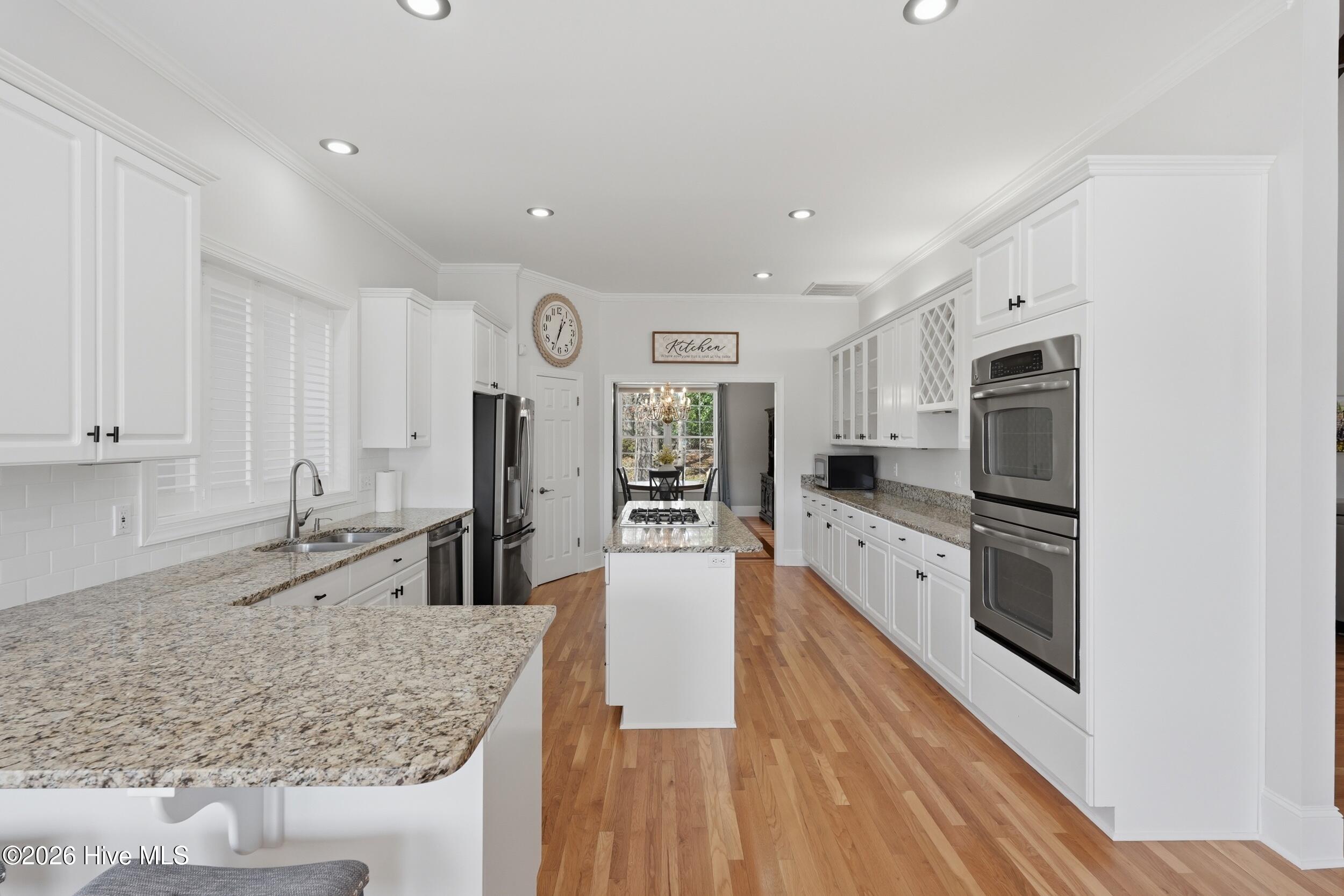 606 Ravenswood Road Property Photo 12