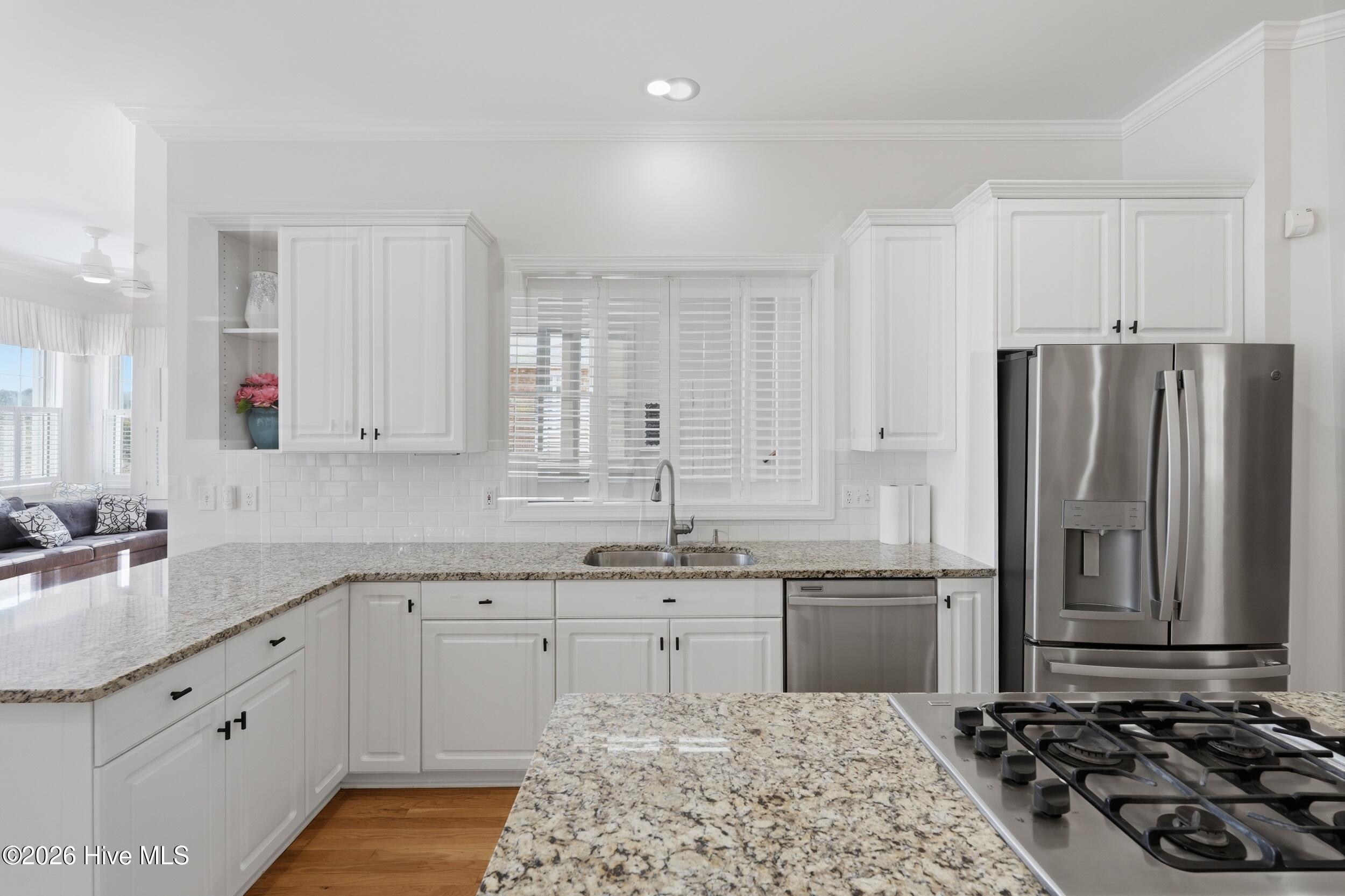 606 Ravenswood Road Property Photo 13