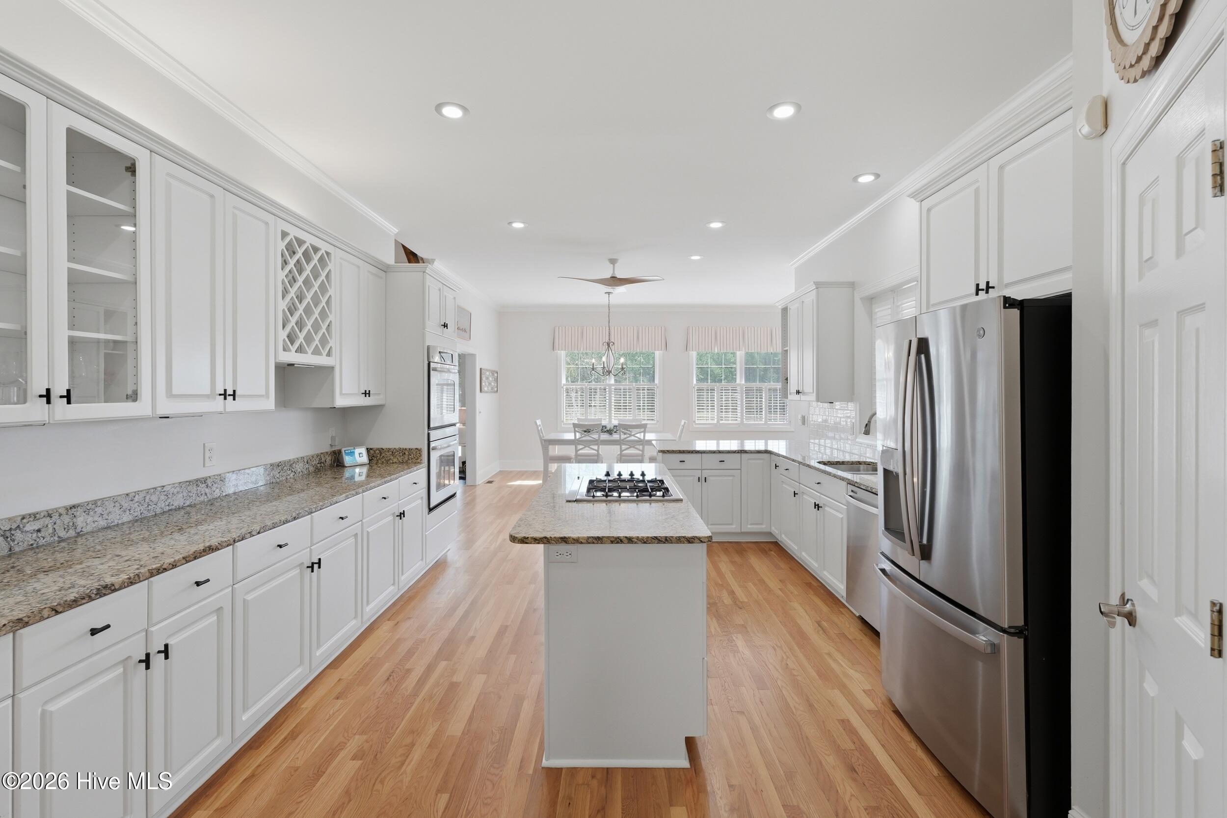 606 Ravenswood Road Property Photo 14