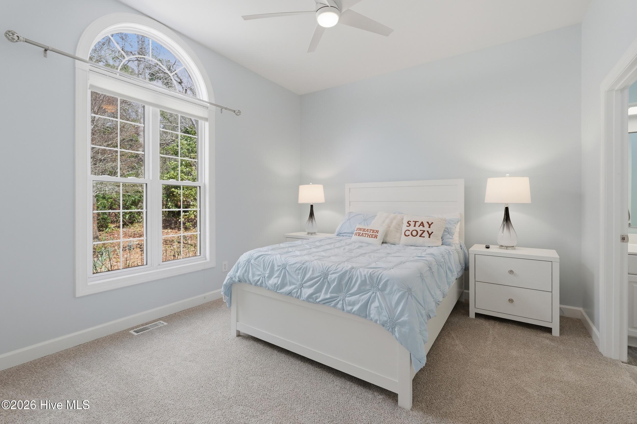 606 Ravenswood Road Property Photo 27