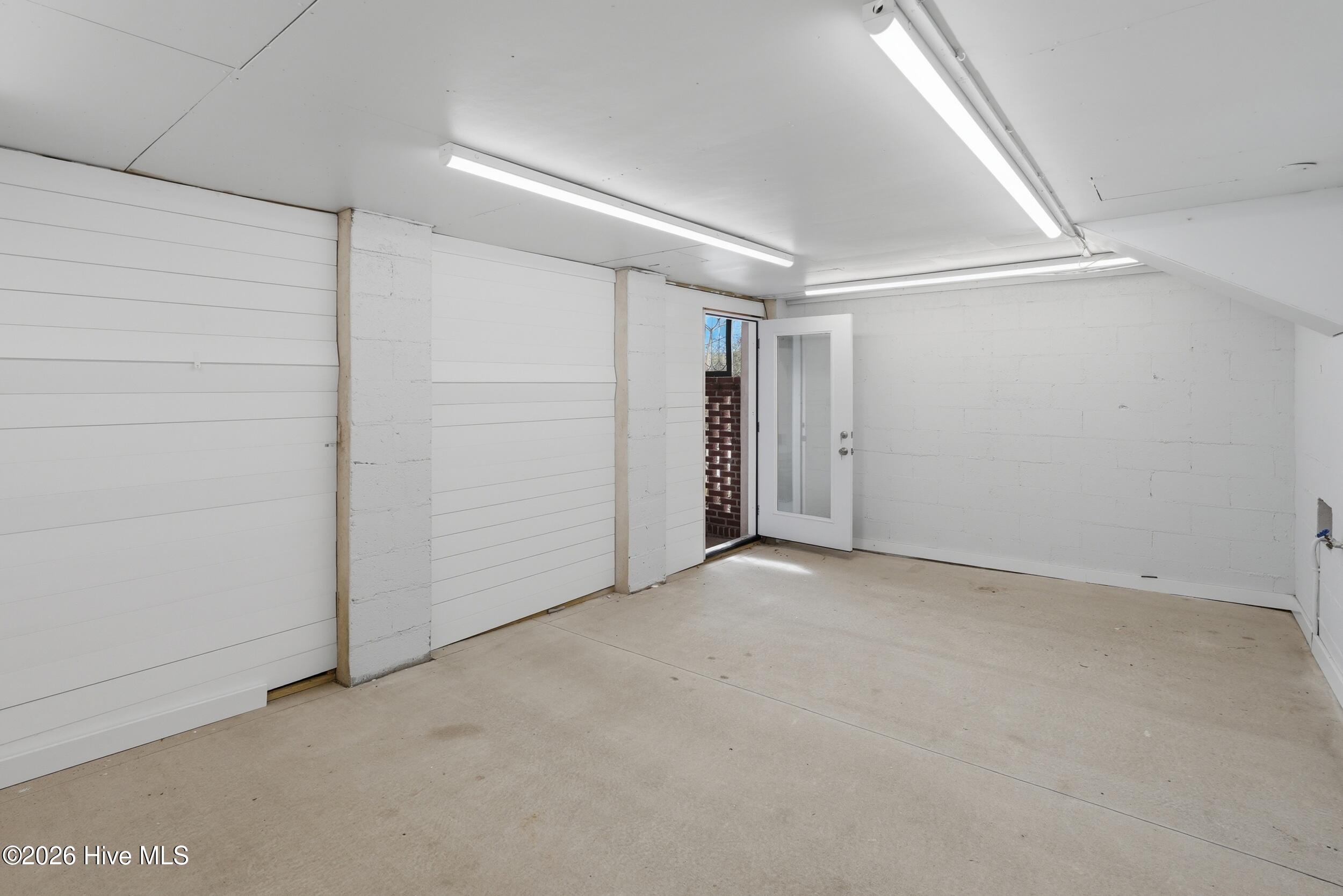 606 Ravenswood Road Property Photo 44