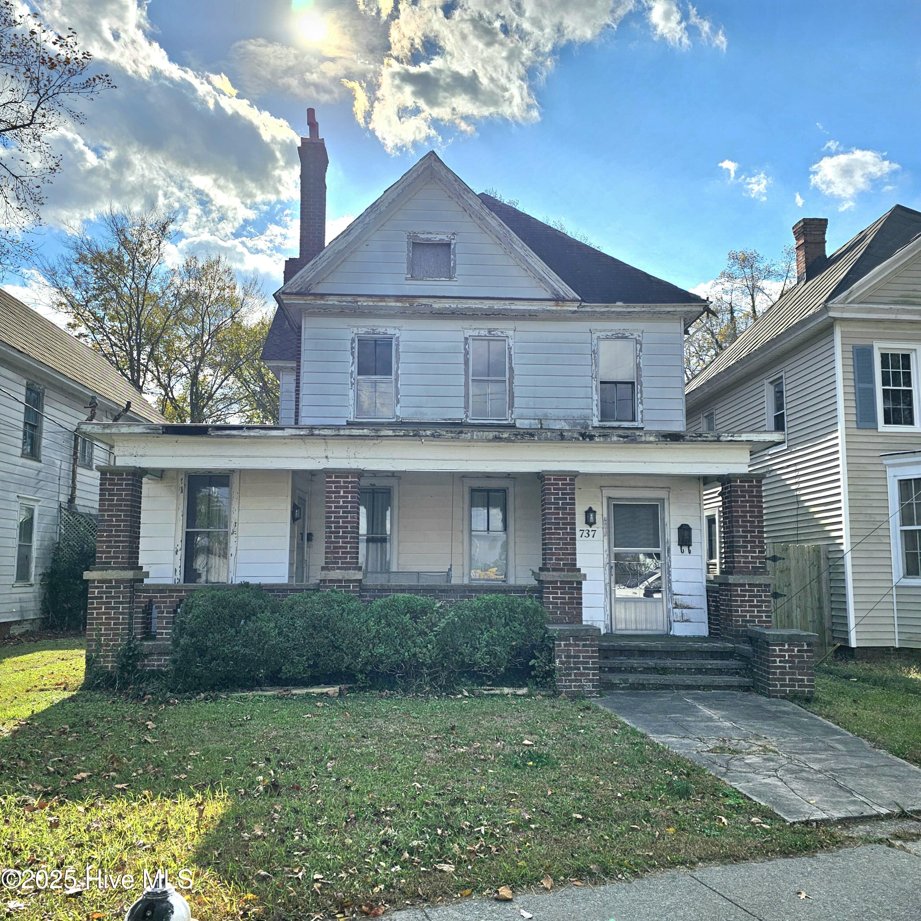 737 Riverside Avenue Property Photo 1