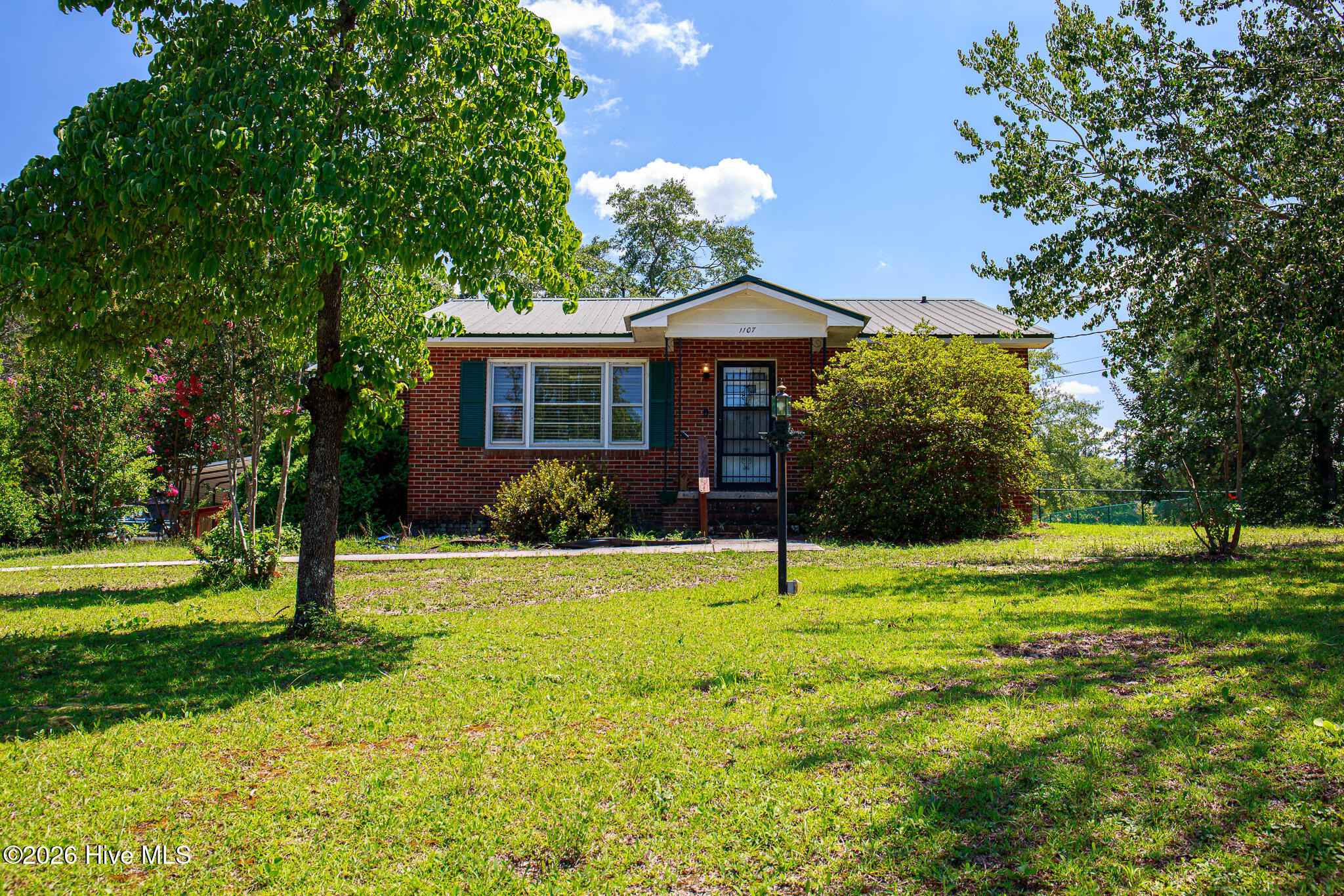 1107 Oak Avenue Property Photo 1