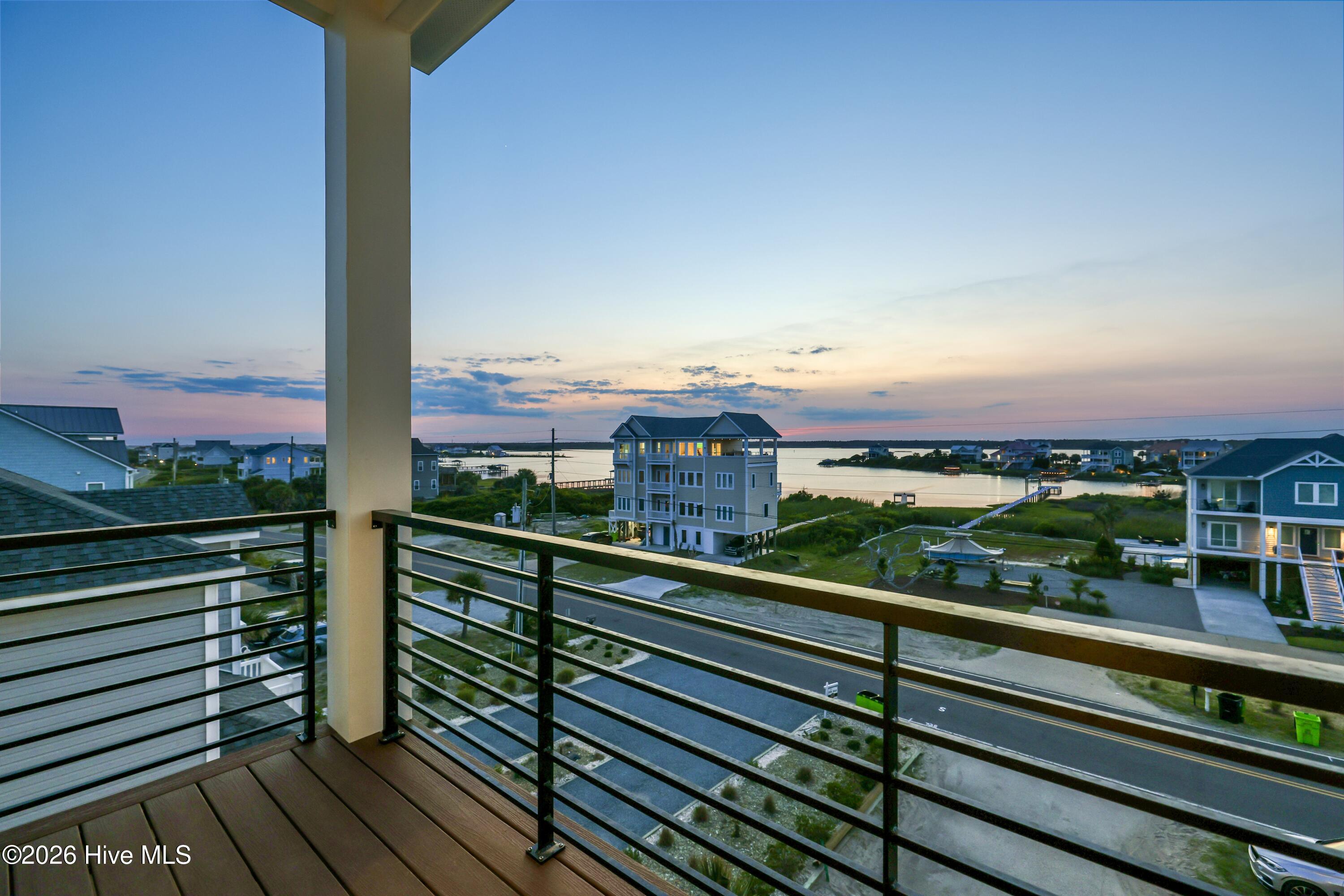 738 New River Inlet Road Property Photo 5