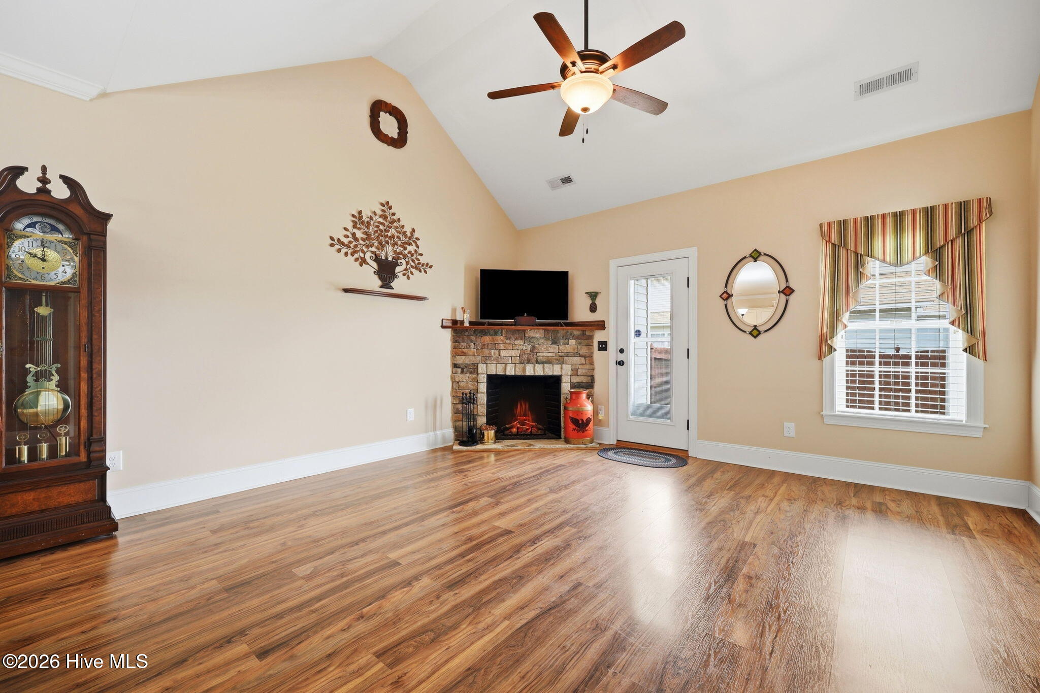 2012 Croyden Circle B Property Photo 24