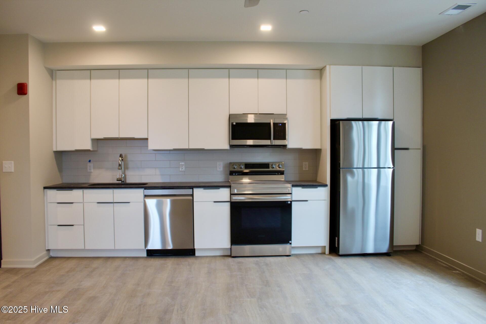 1108 Castle Street B Property Photo 4
