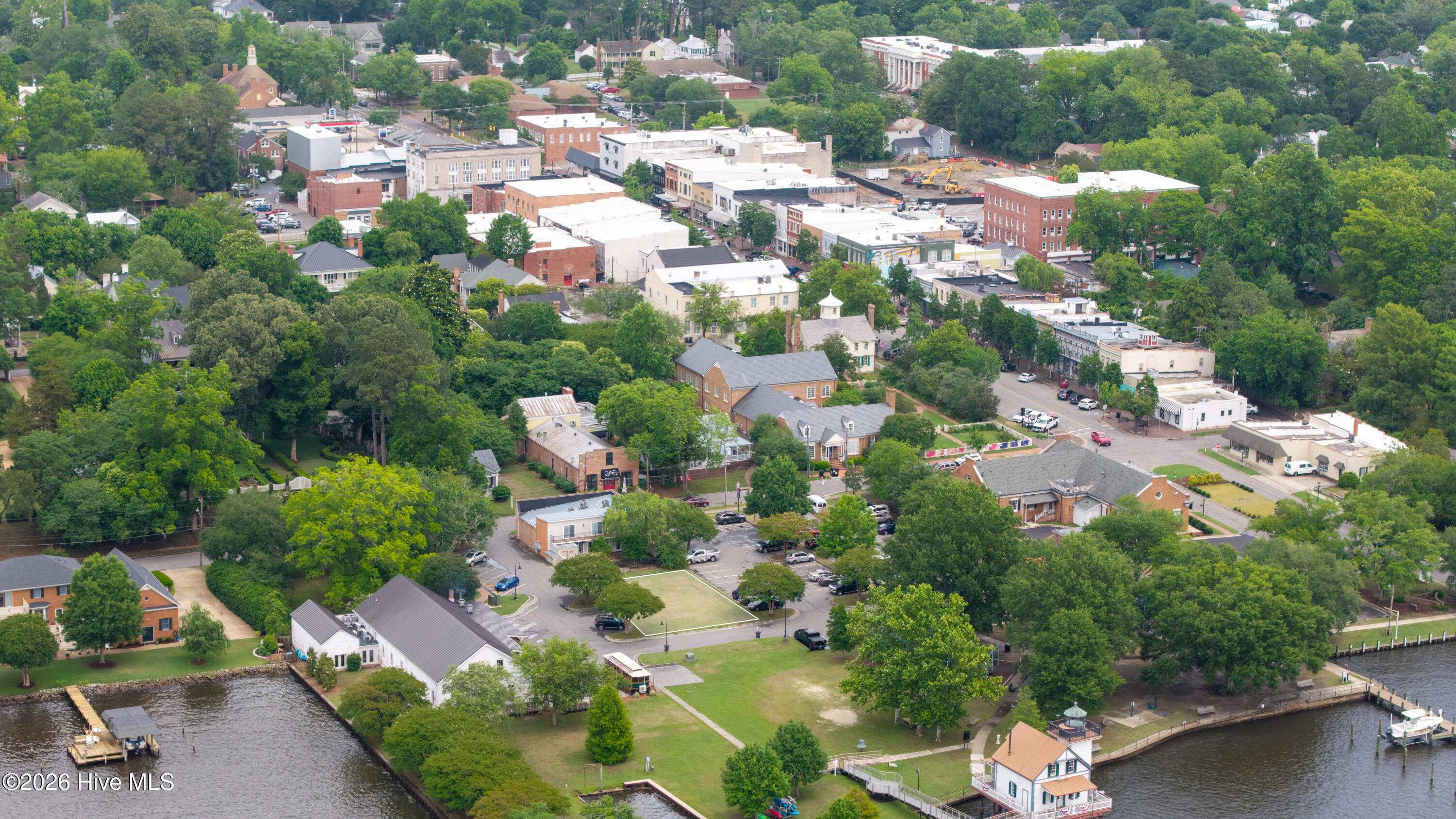 220 E King Street Property Photo 31