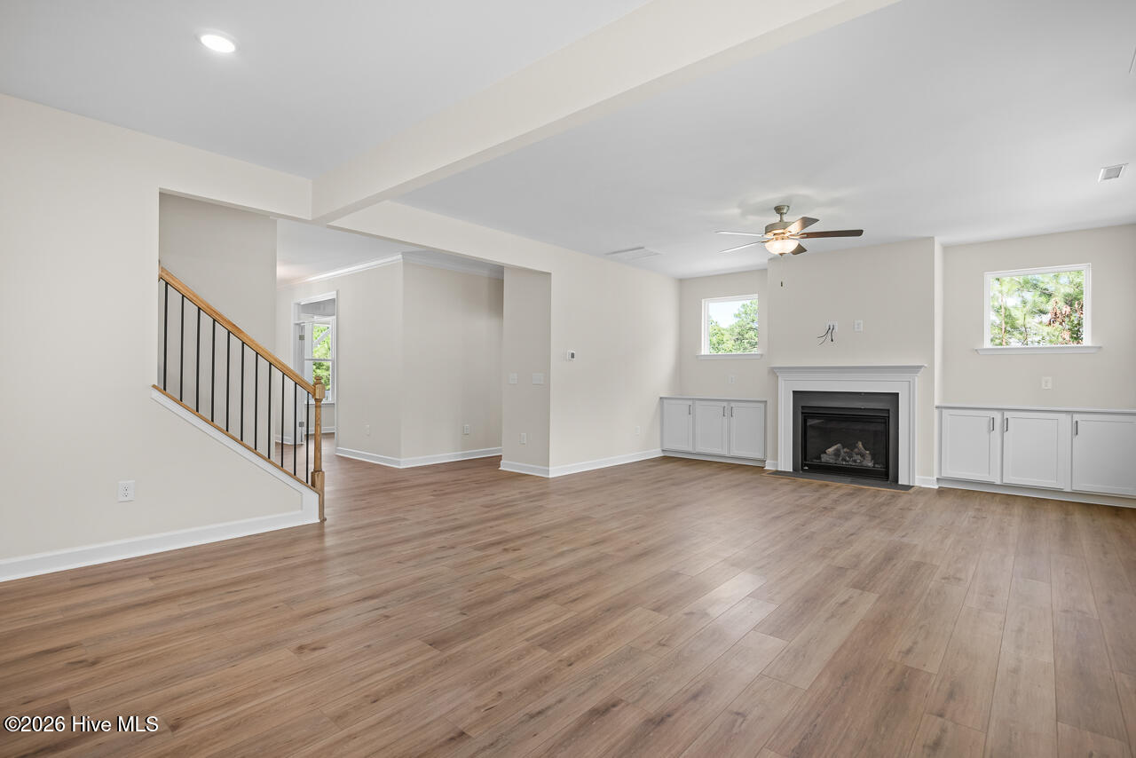 323 Queensferry Lane Property Photo 6