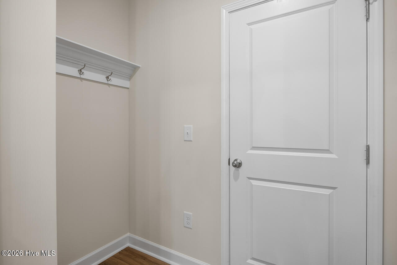323 Queensferry Lane Property Photo 10