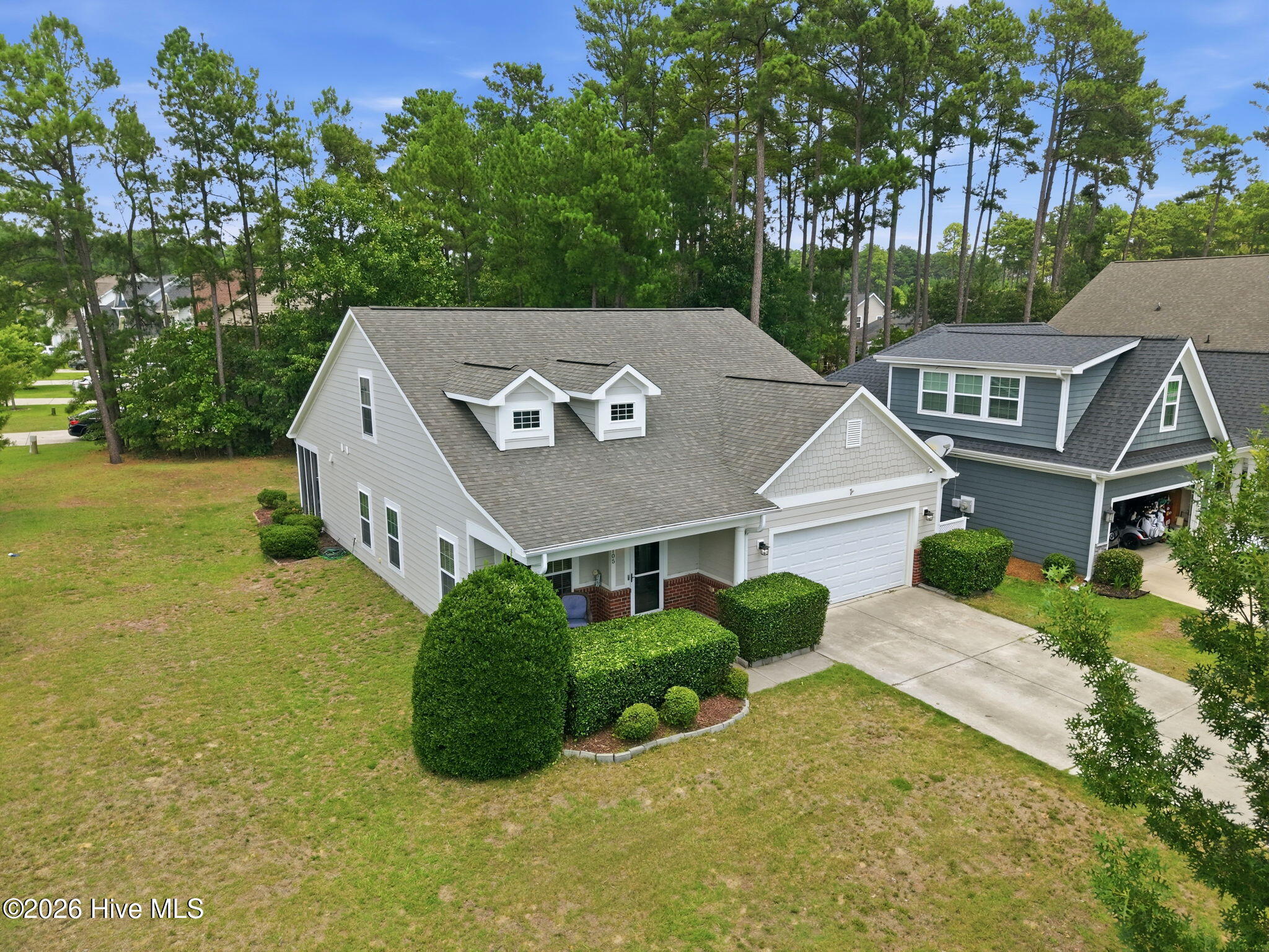105 Moultrie Lane Property Photo 4