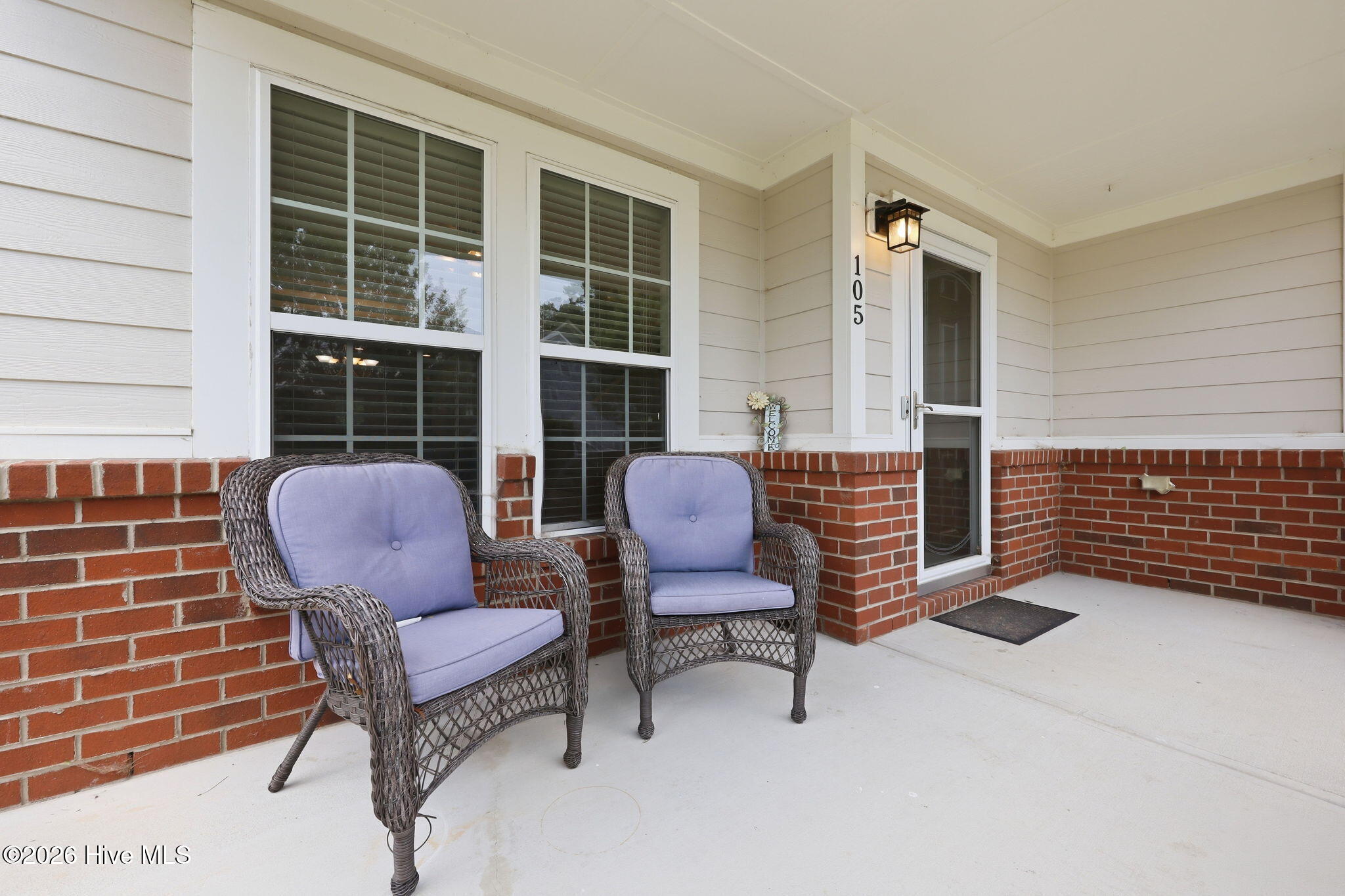 105 Moultrie Lane Property Photo 6