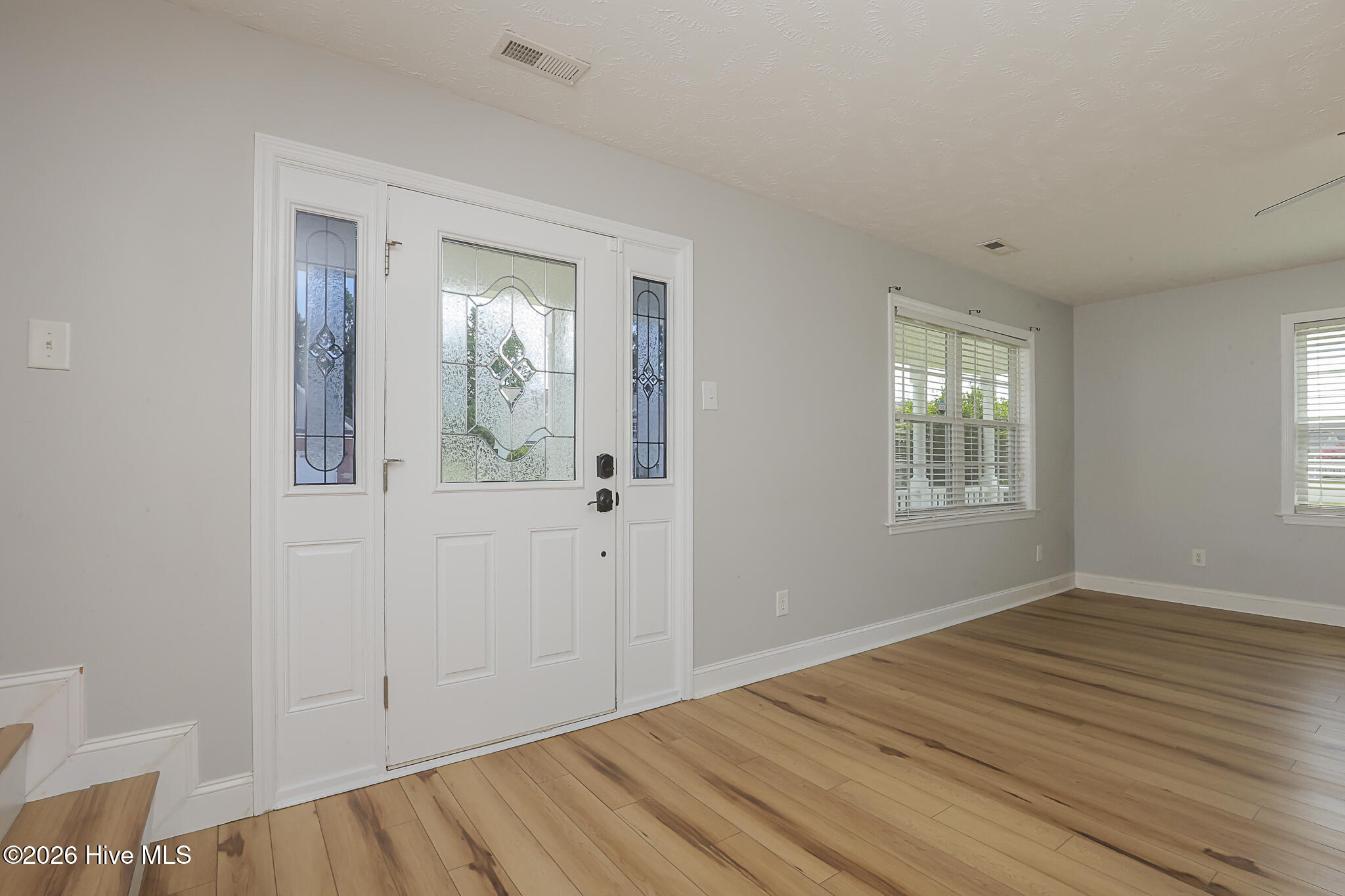 202 S River Drive Property Photo 5