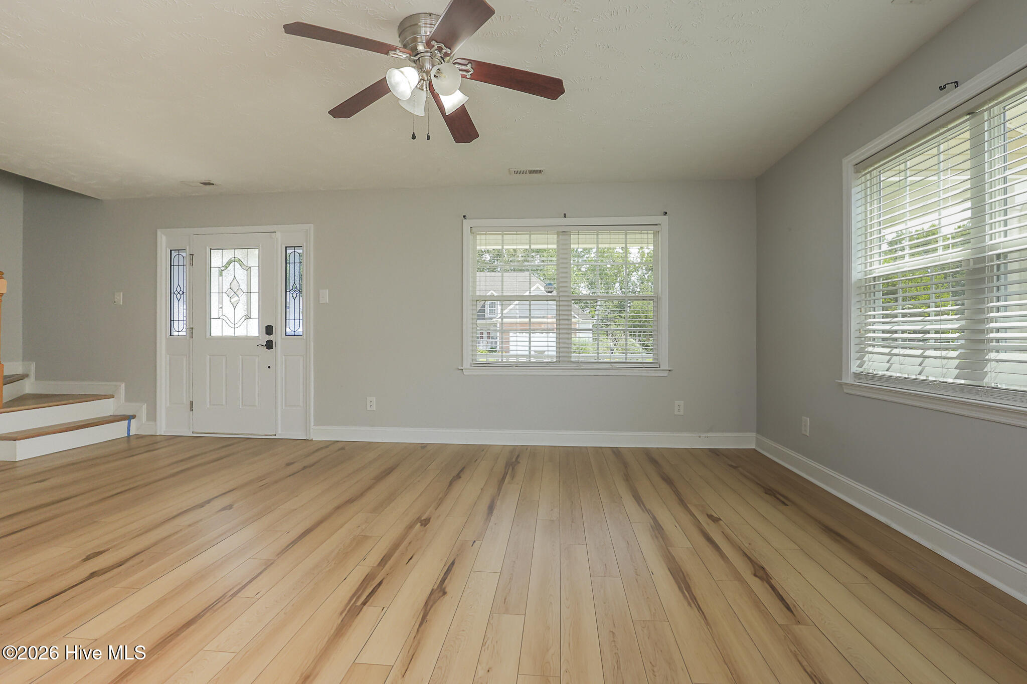202 S River Drive Property Photo 6