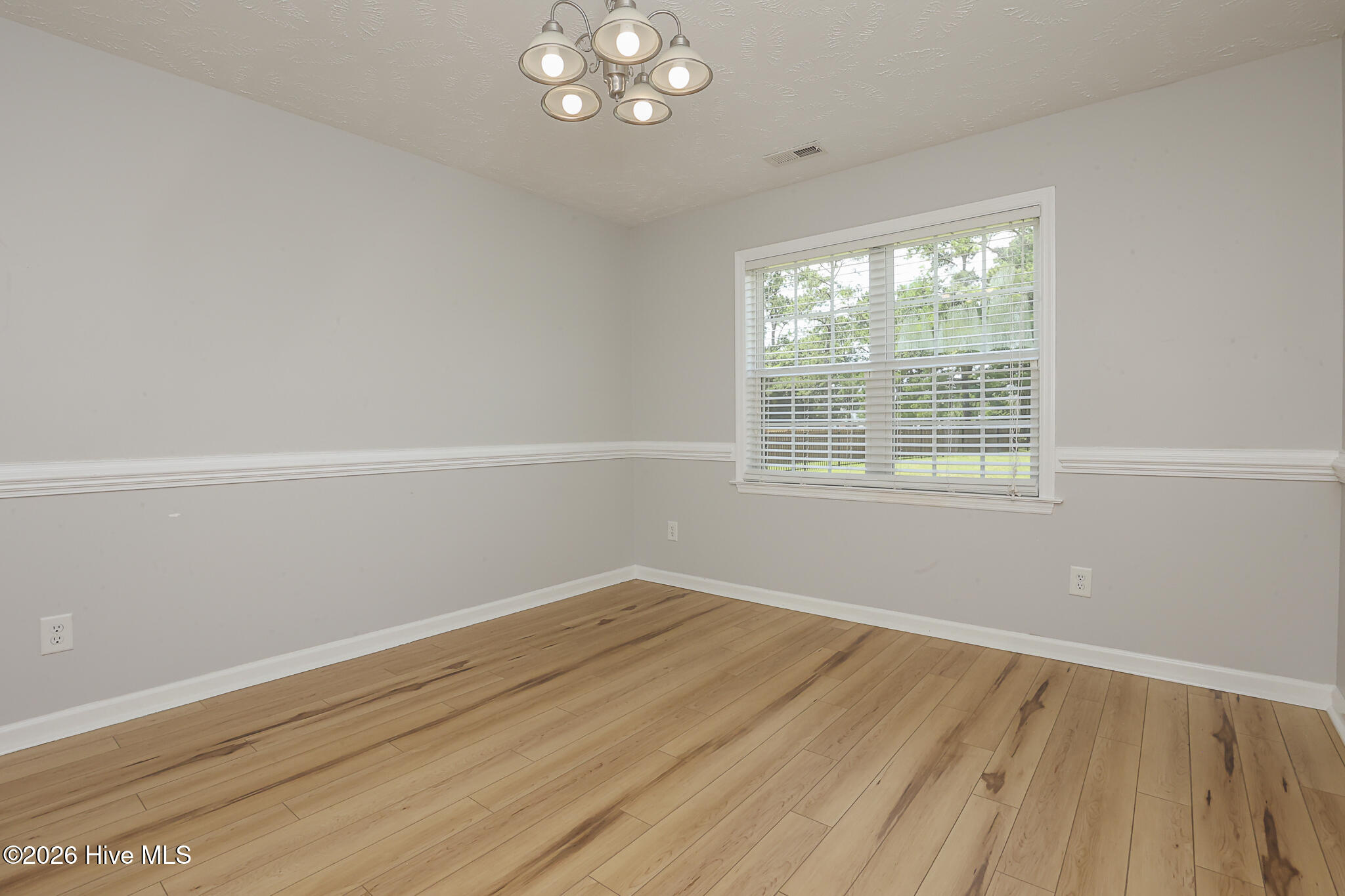 202 S River Drive Property Photo 12