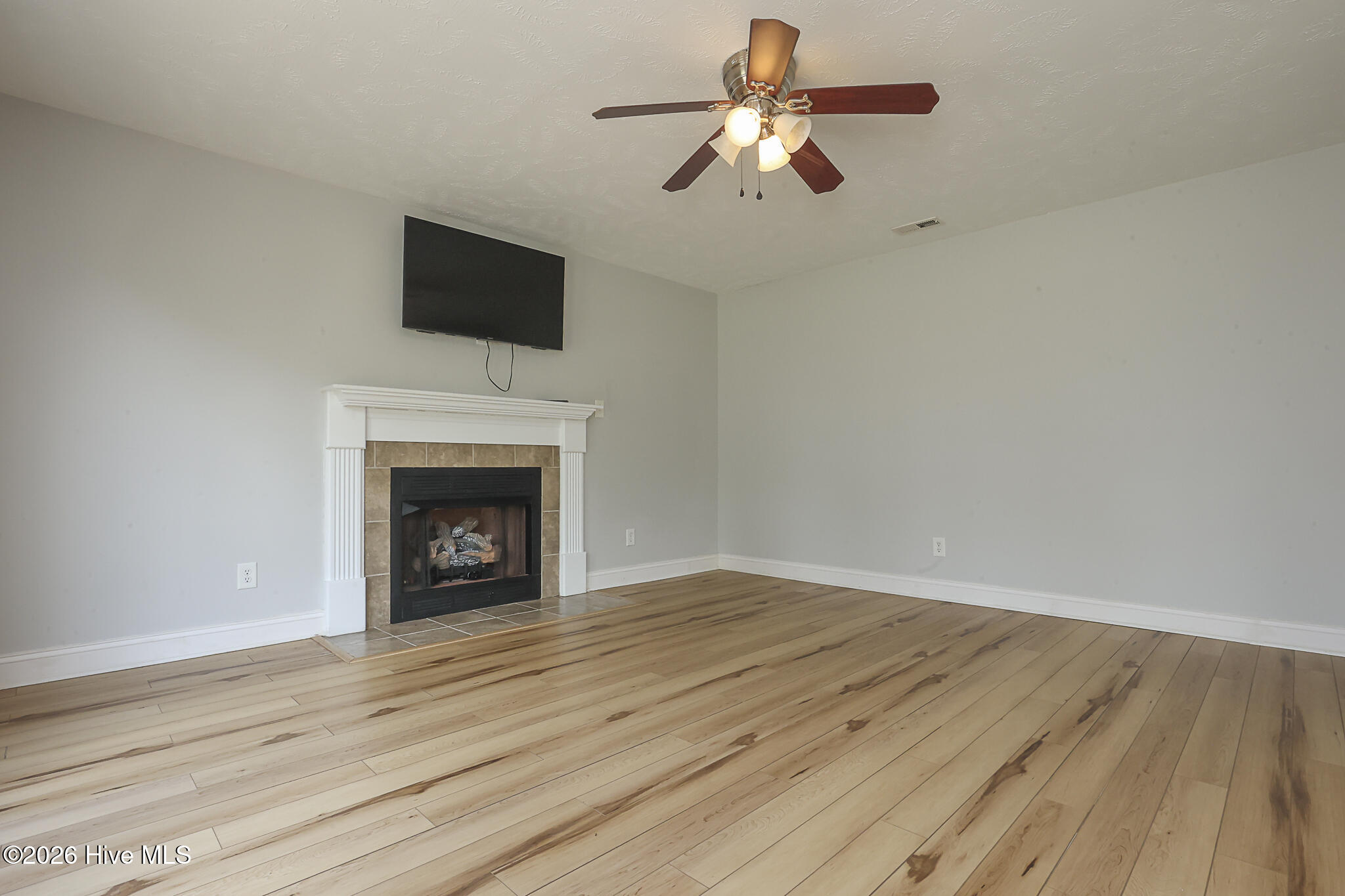 202 S River Drive Property Photo 24