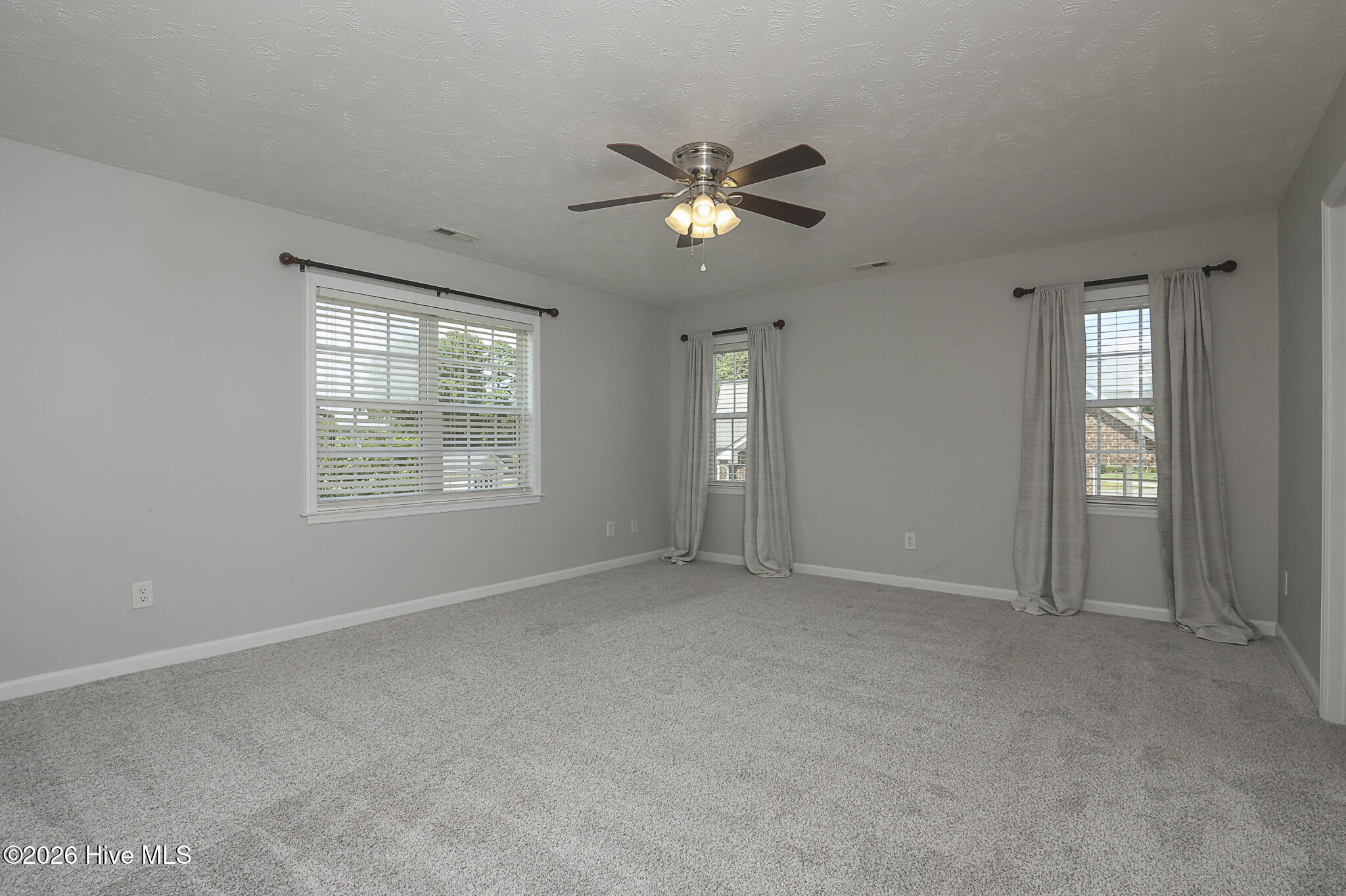 202 S River Drive Property Photo 32