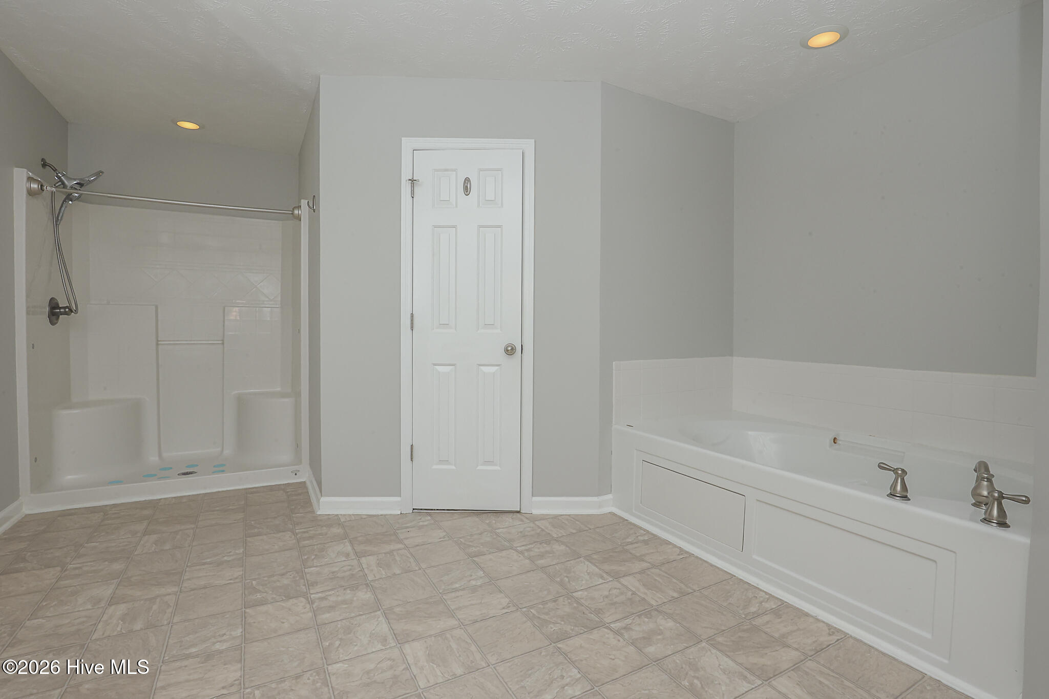 202 S River Drive Property Photo 34