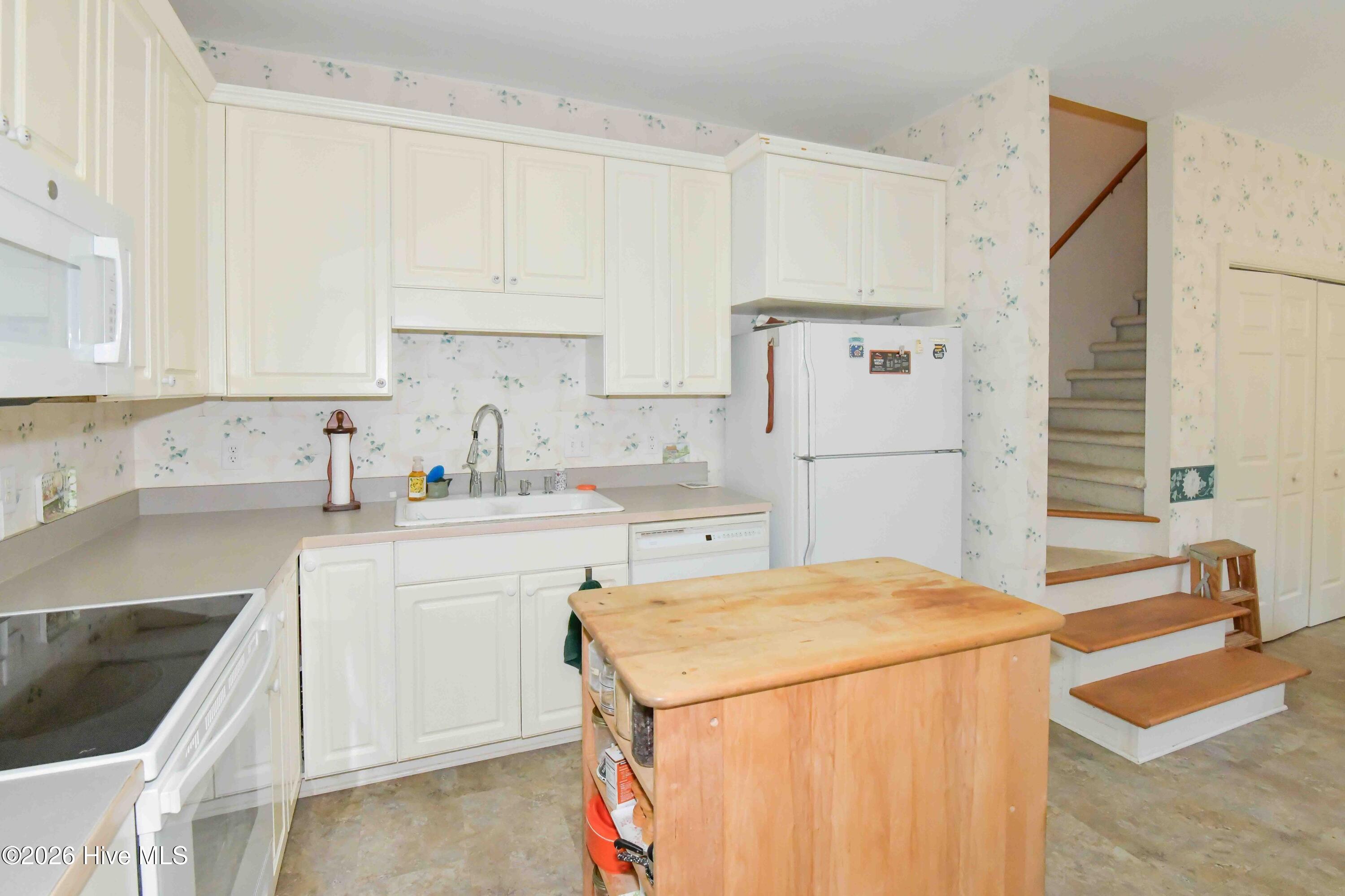 3 Pin Cherry Lane Property Photo 14