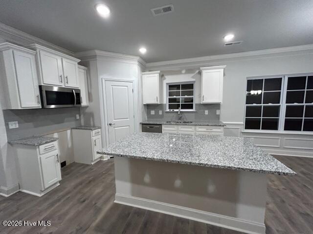 818 Hidden Bridge Drive Property Photo 6